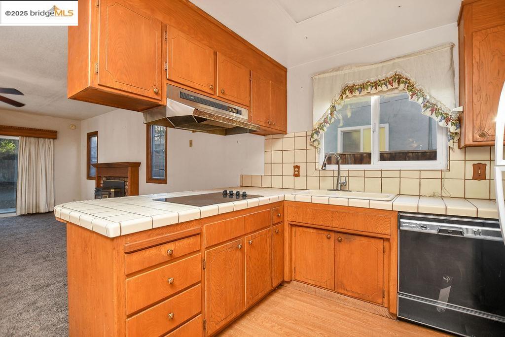 909 San Carlos Dr