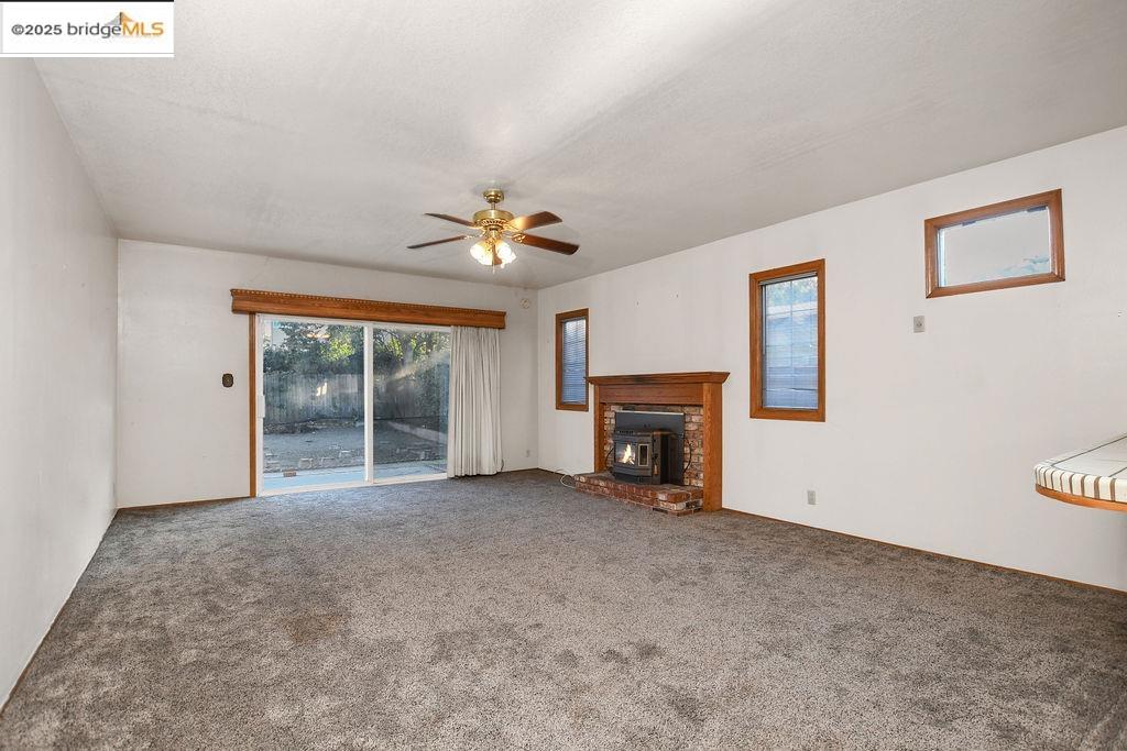 909 San Carlos Dr