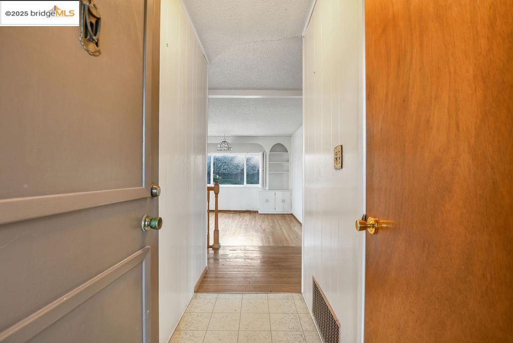 909 San Carlos Dr