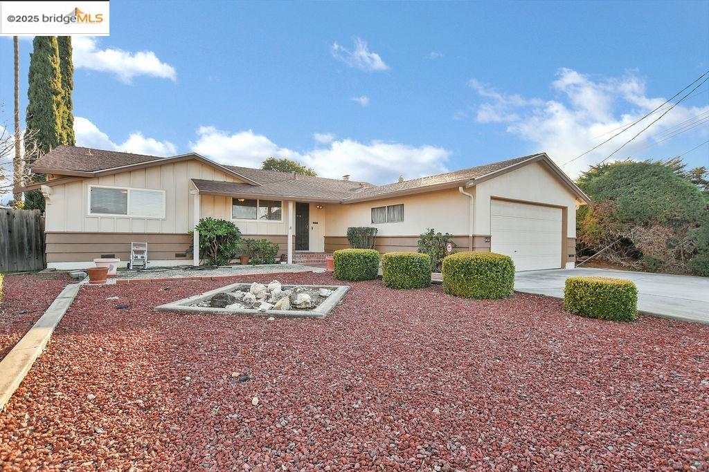 909 San Carlos Dr