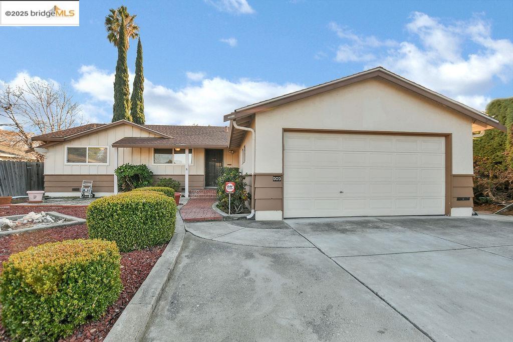 909 San Carlos Dr