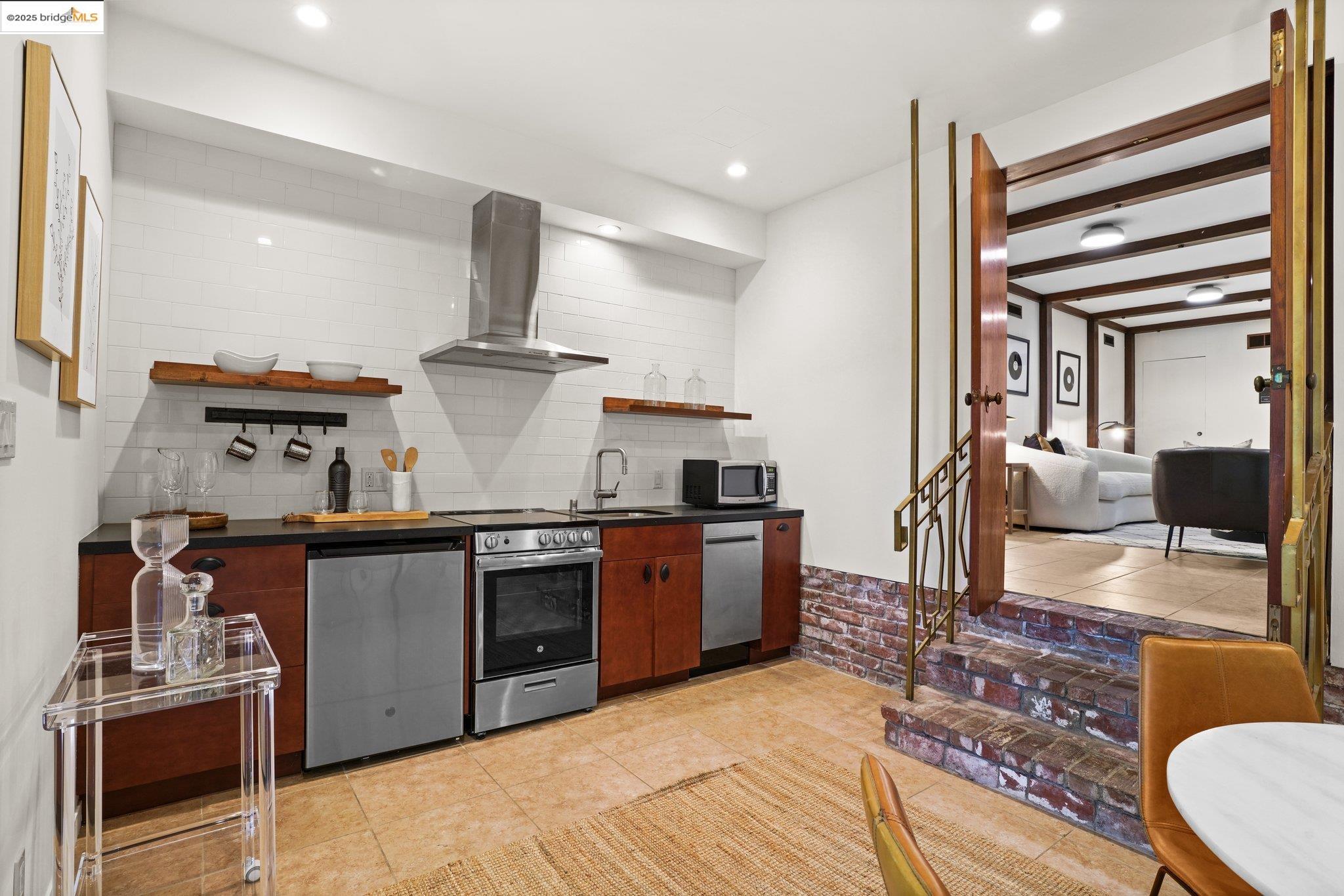 331 Saint James Dr