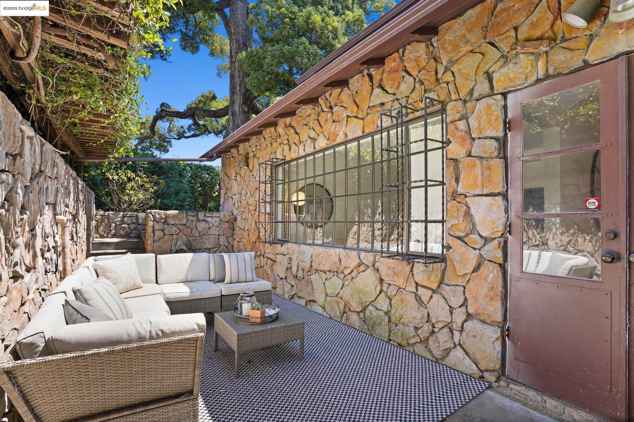 331 Saint James Dr