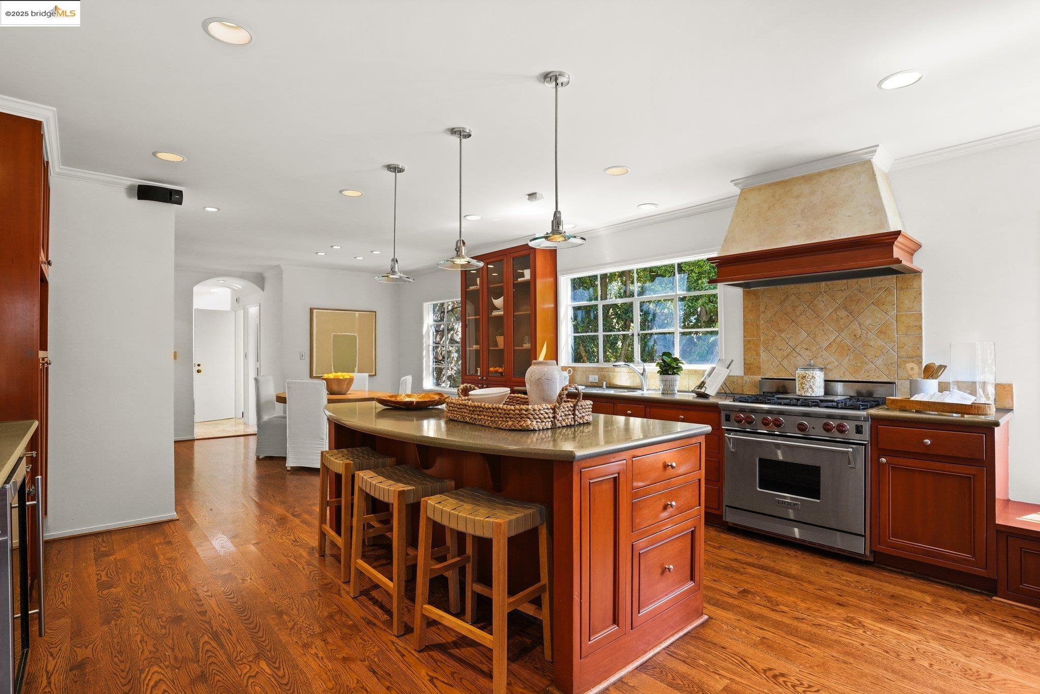 331 Saint James Dr