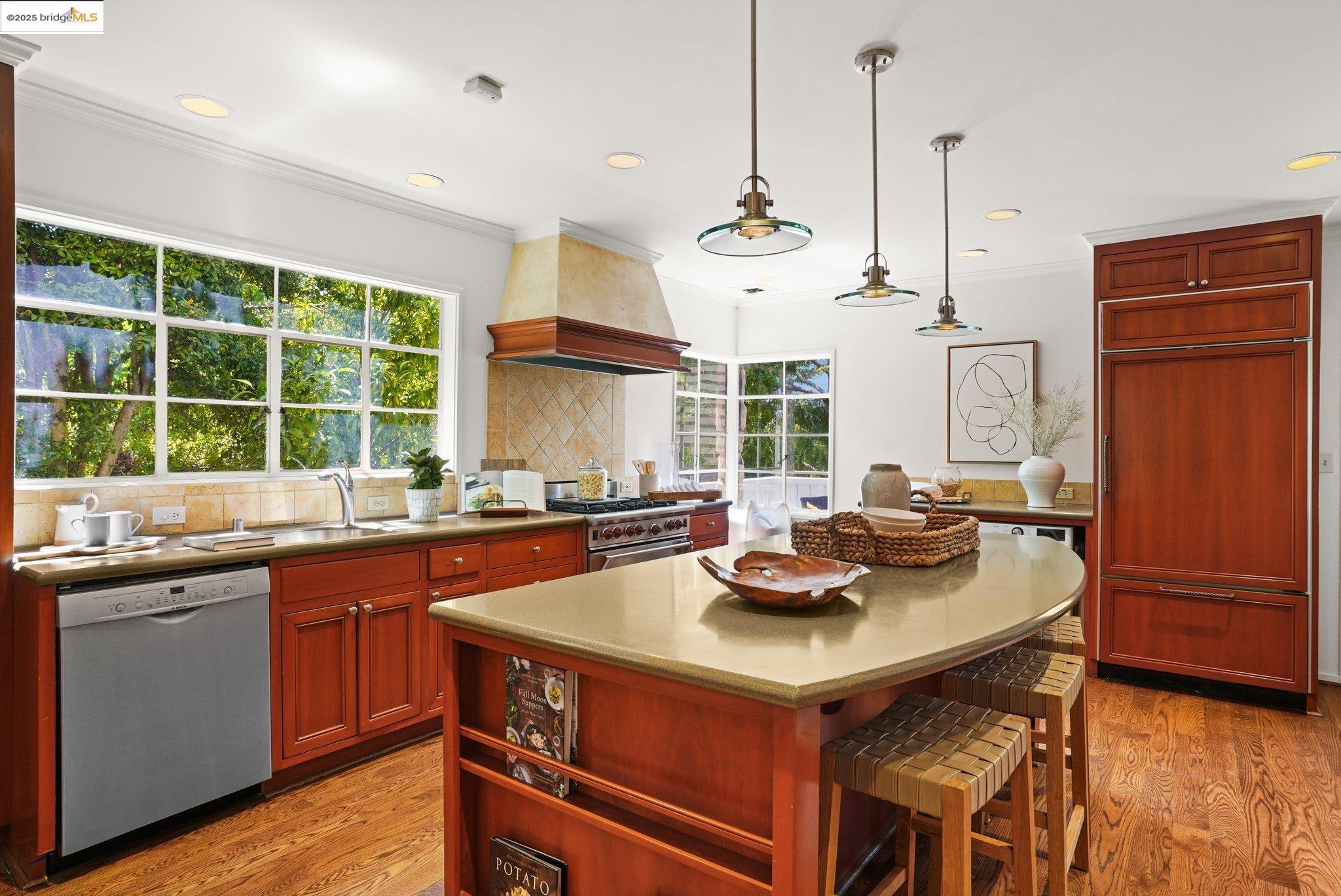 331 Saint James Dr