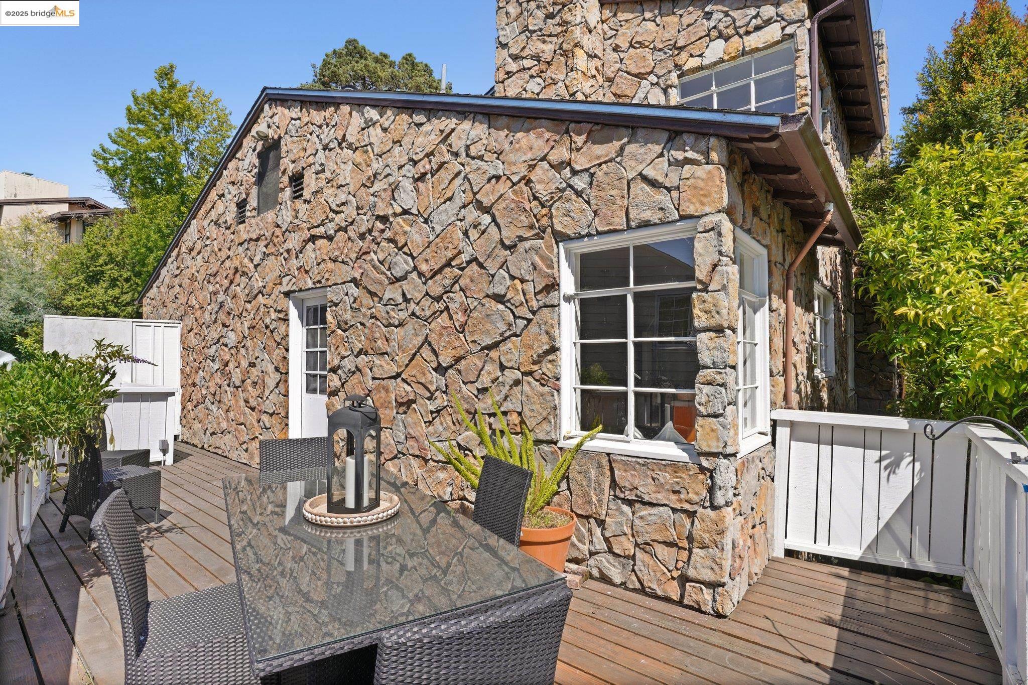 331 Saint James Dr