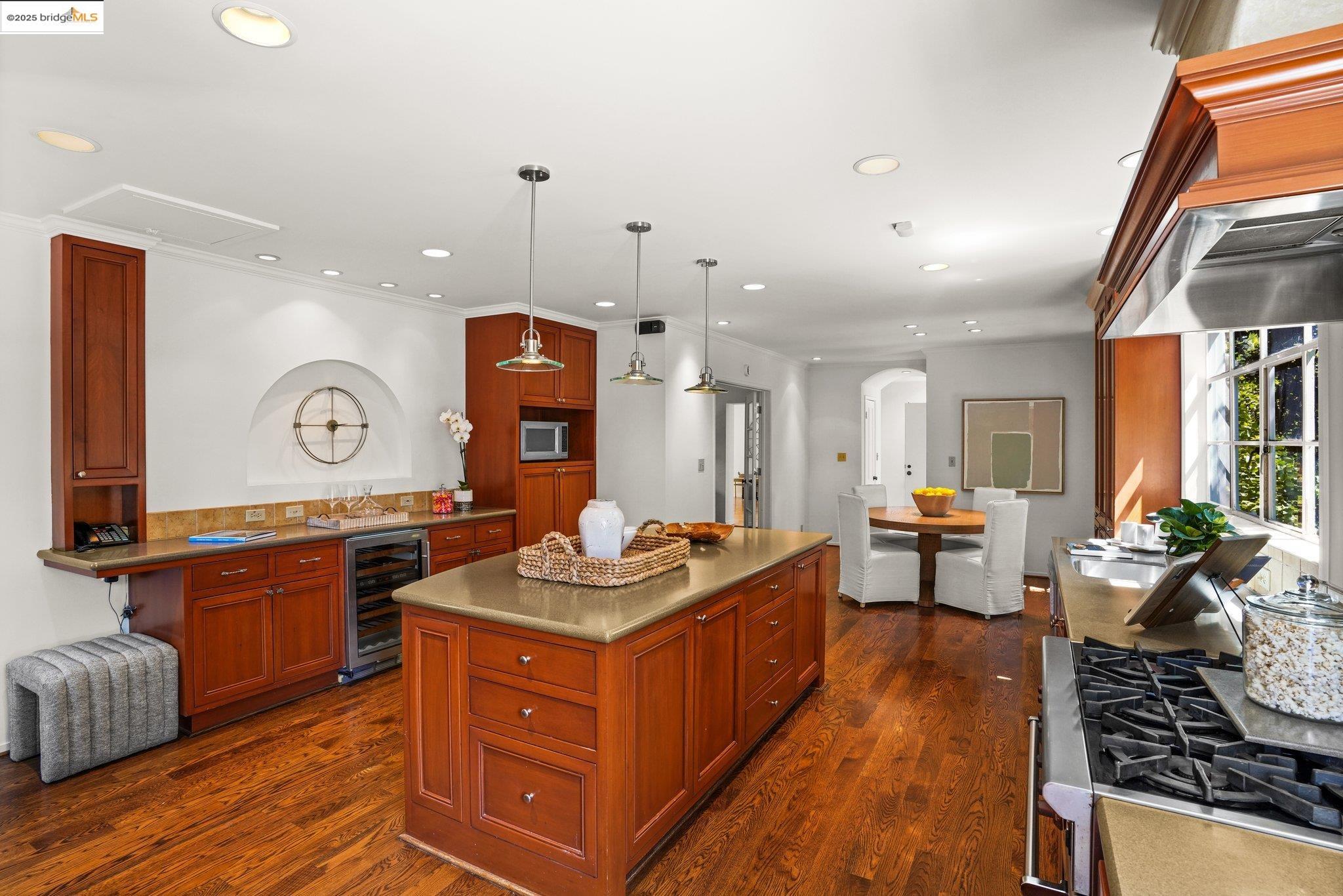 331 Saint James Dr
