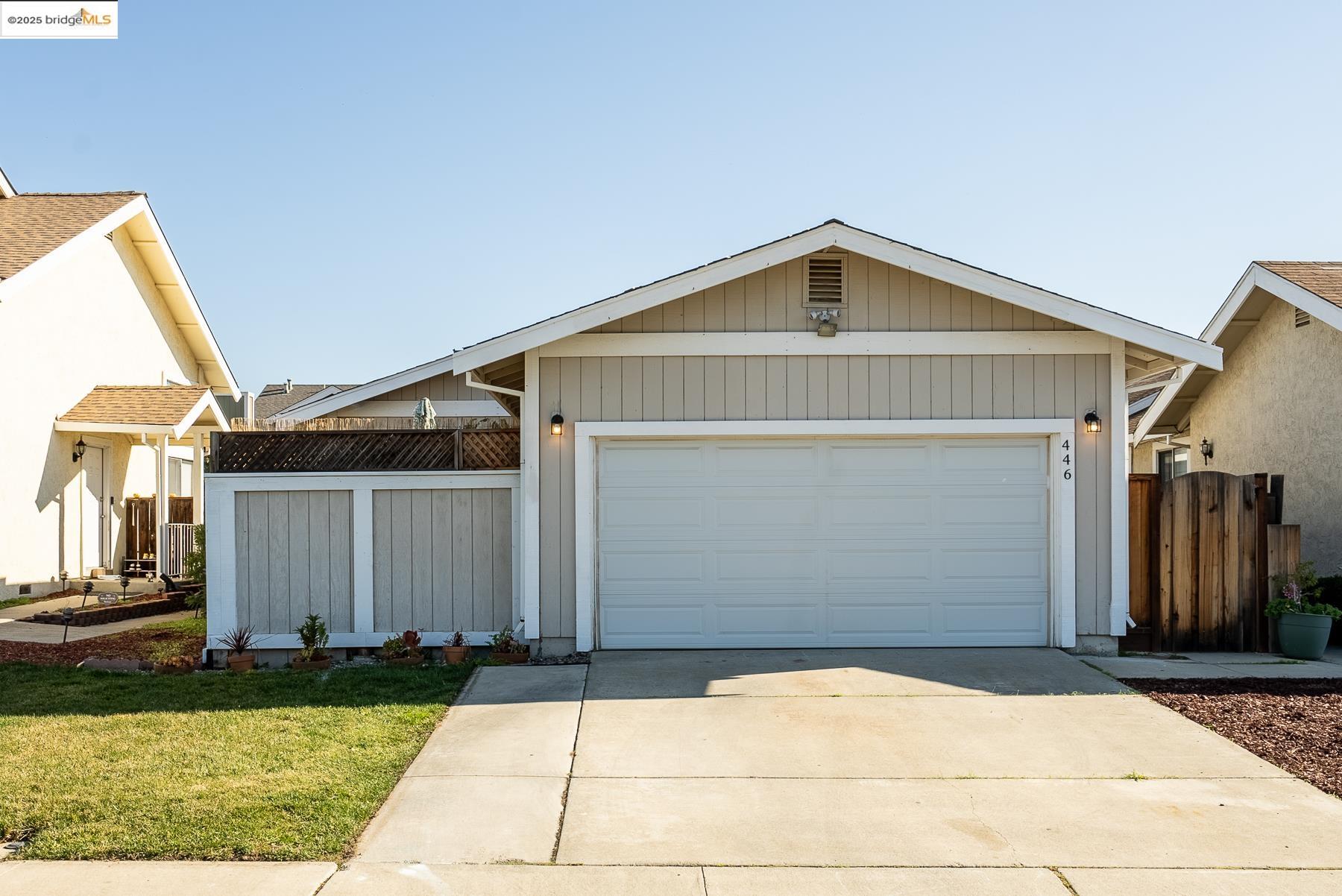 446 Almondtree Cir