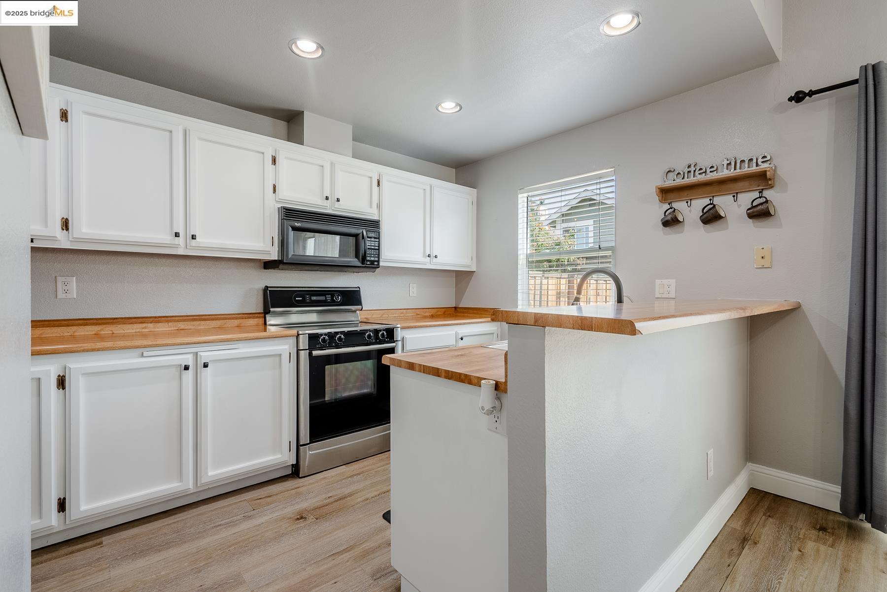 446 Almondtree Cir