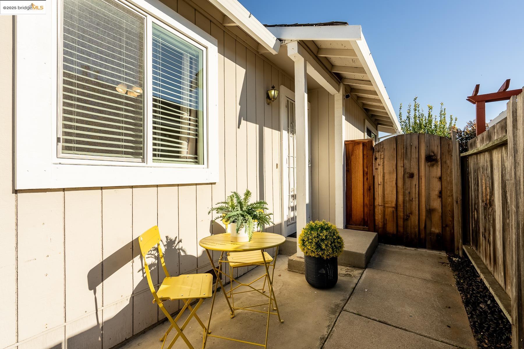 446 Almondtree Cir