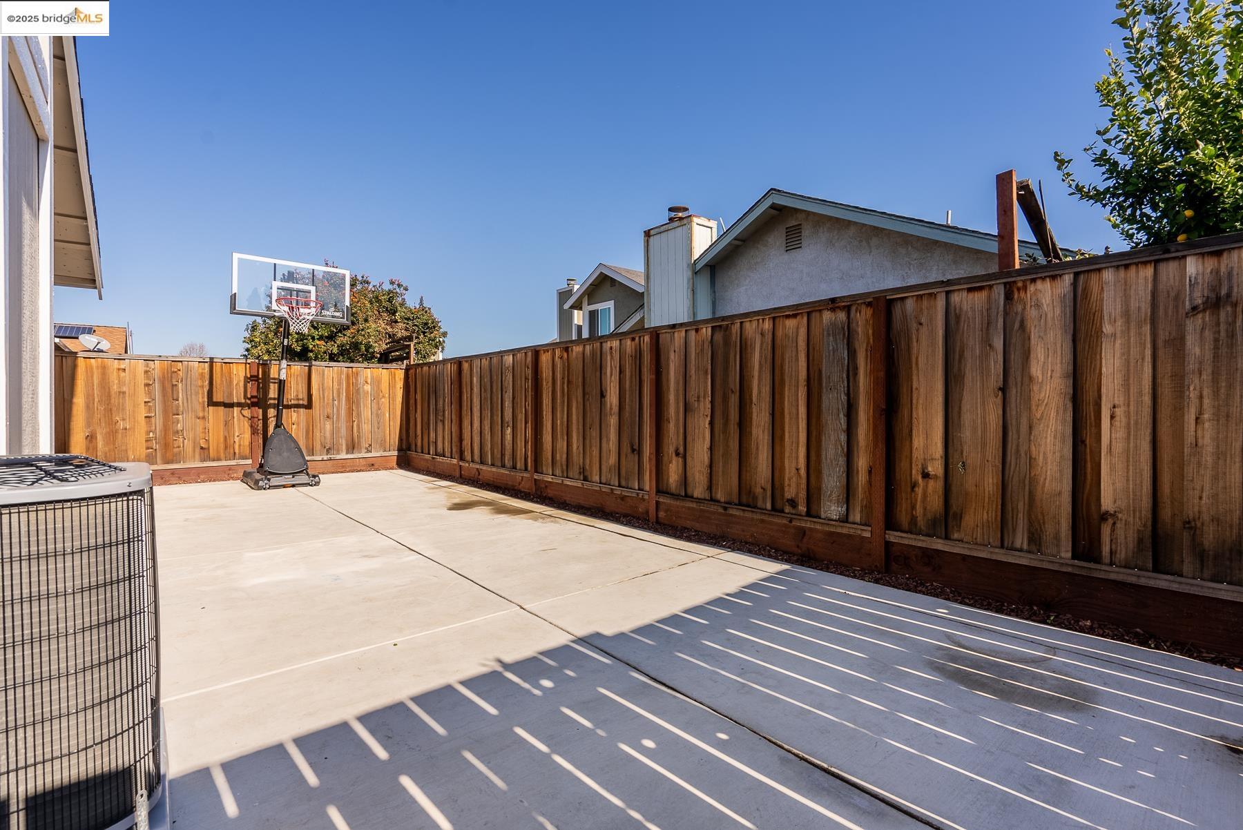 446 Almondtree Cir