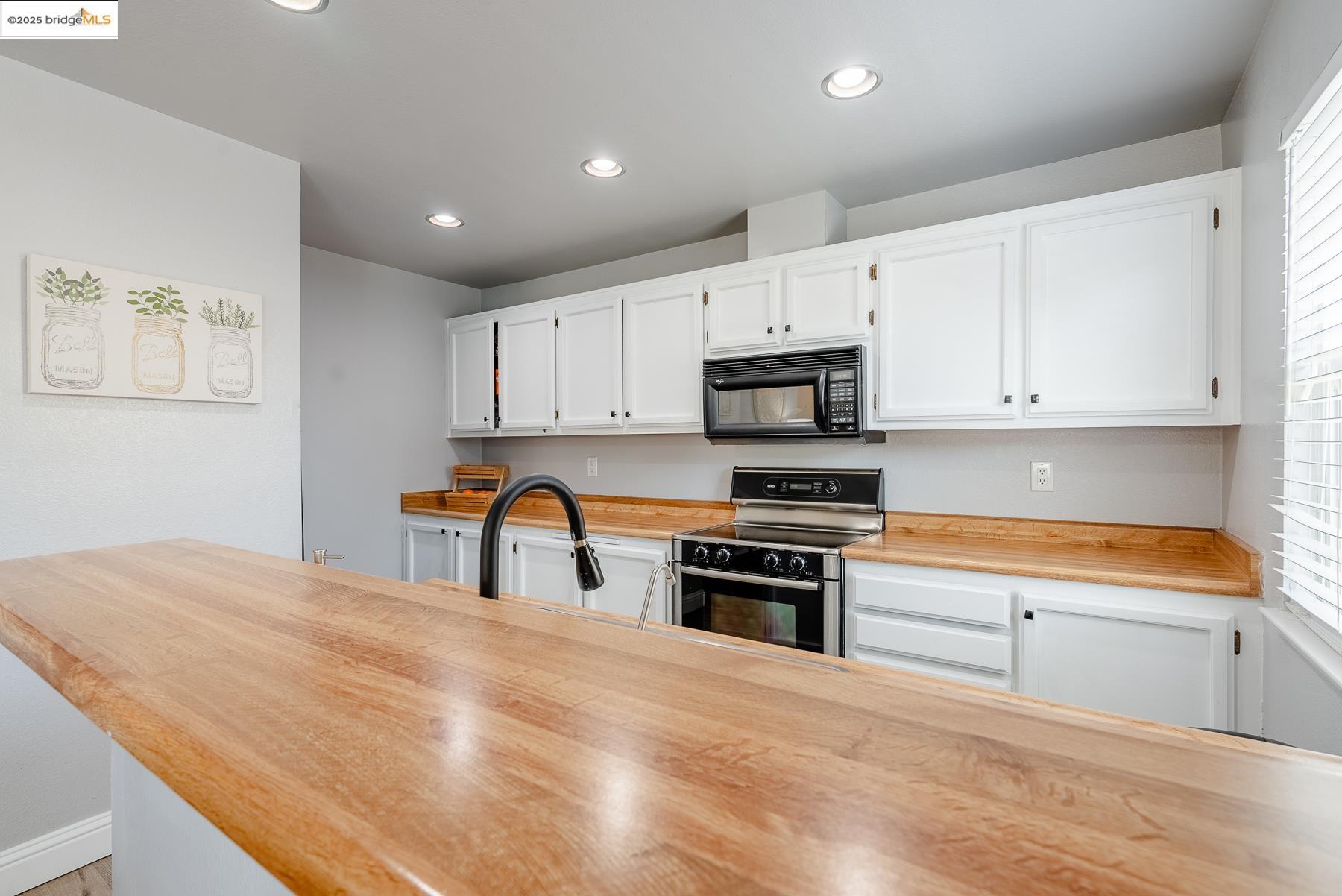 446 Almondtree Cir