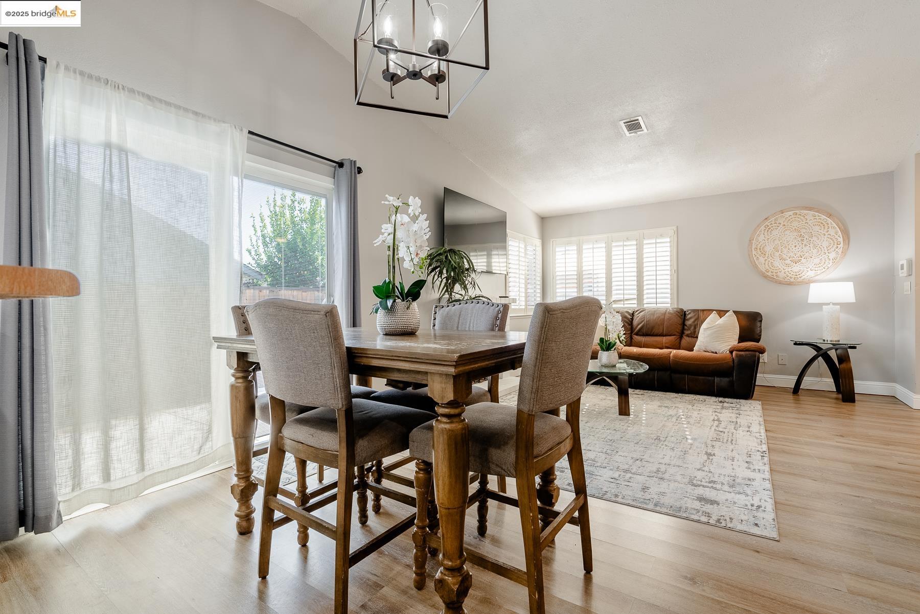 446 Almondtree Cir