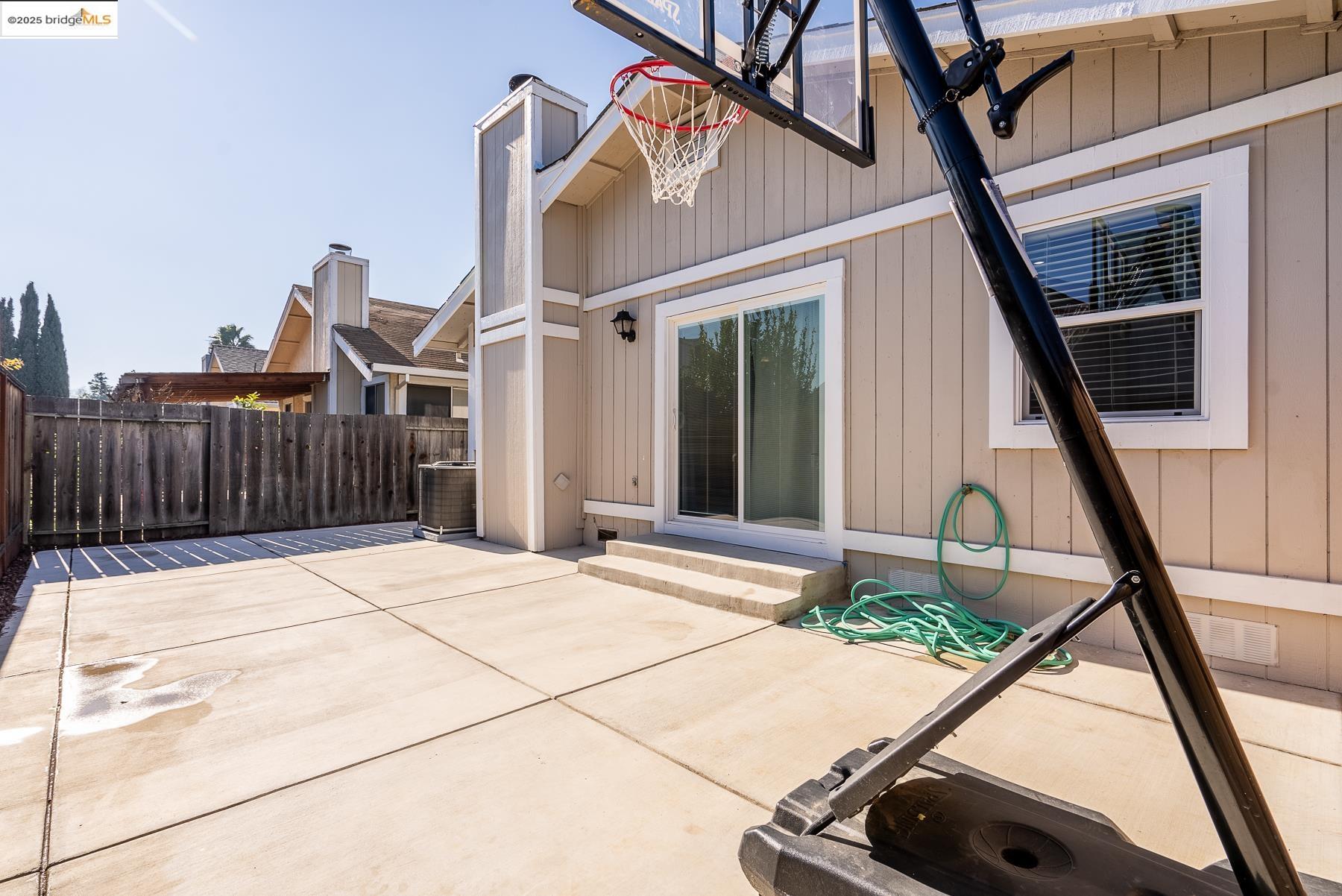 446 Almondtree Cir