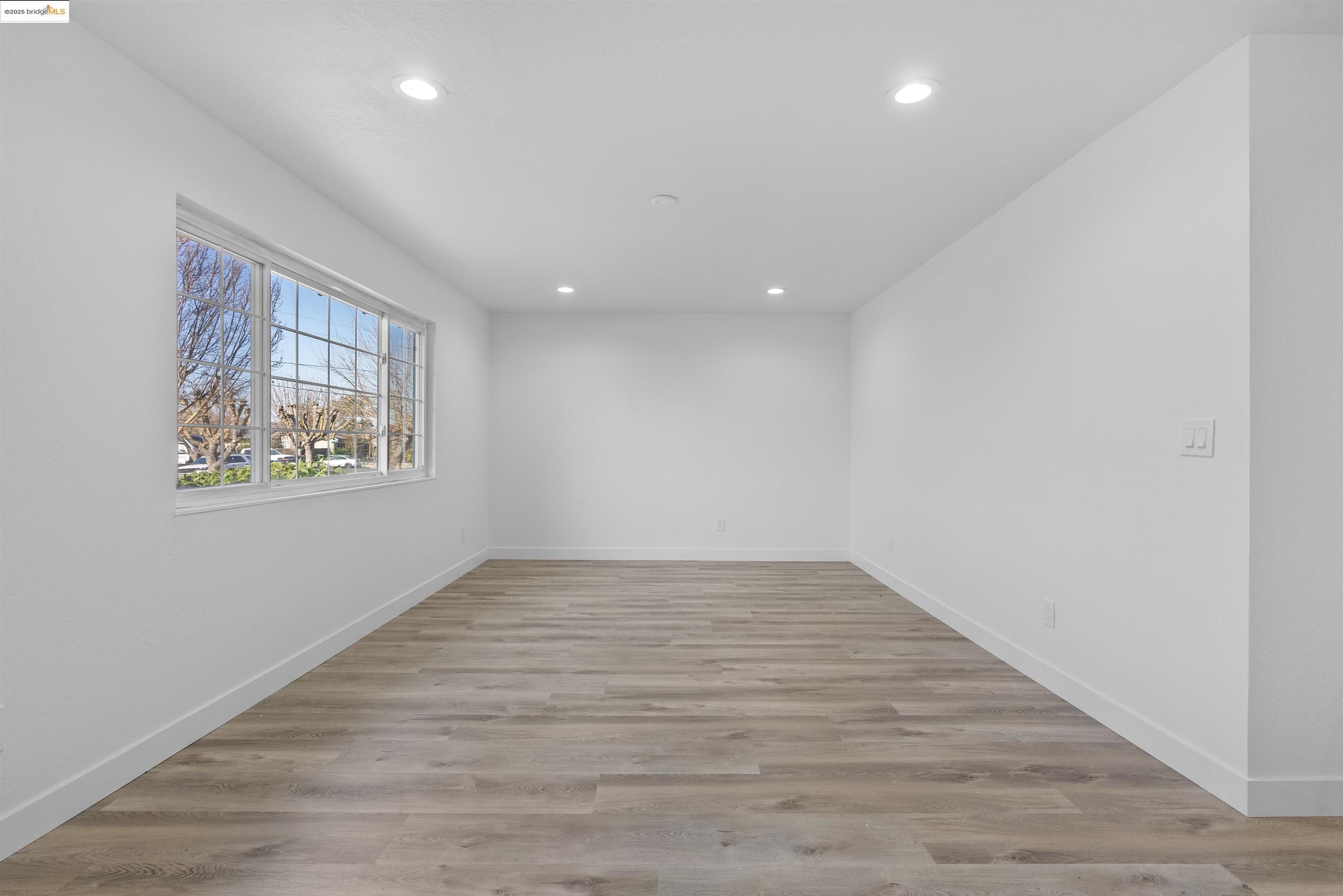 252 Pippo Ave