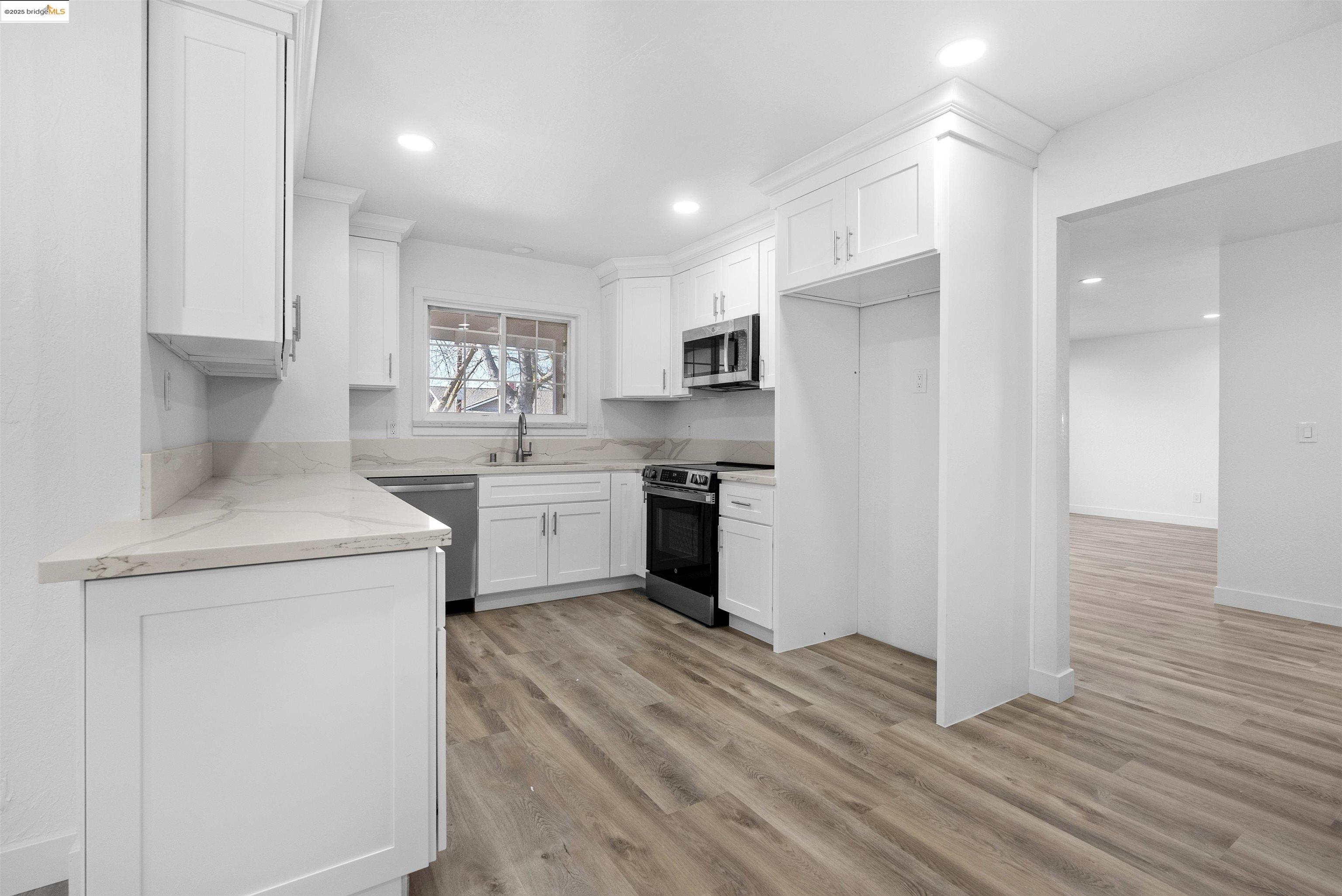 252 Pippo Ave