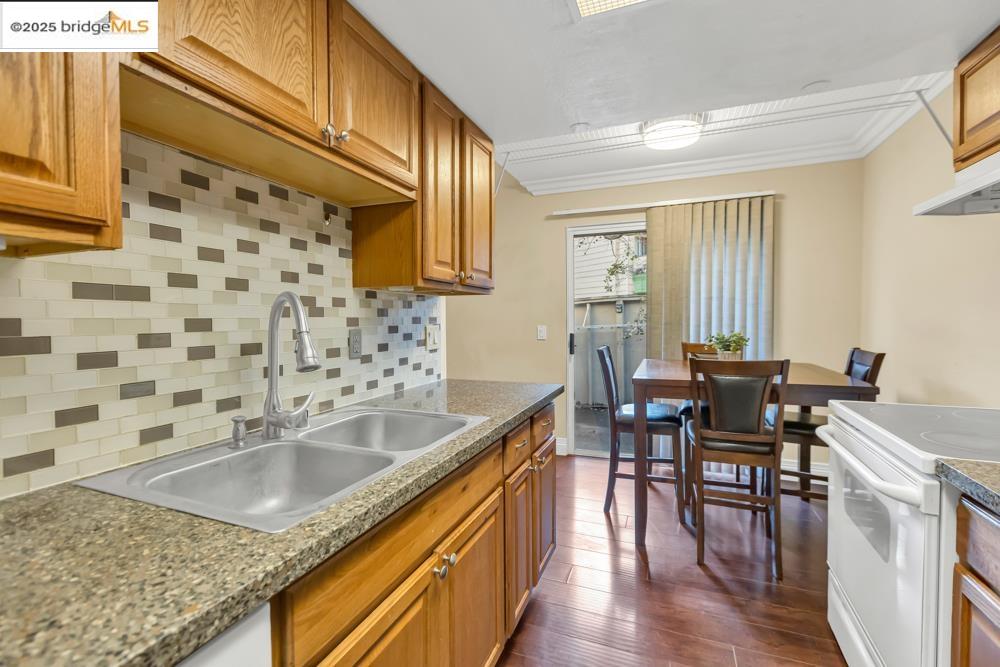 8216 Center Pkwy # 27
