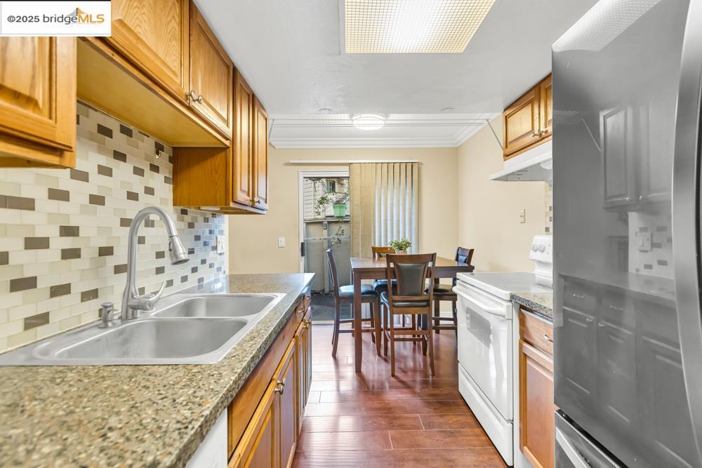 8216 Center Pkwy # 27