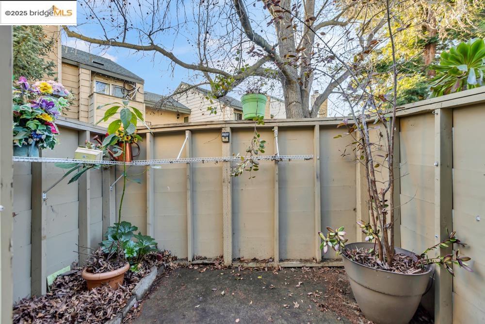8216 Center Pkwy # 27