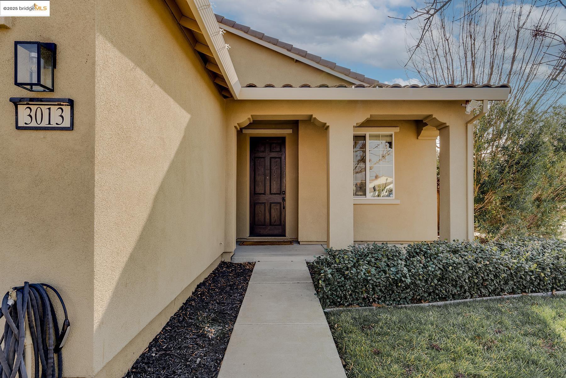 3013 Stonecrop Dr