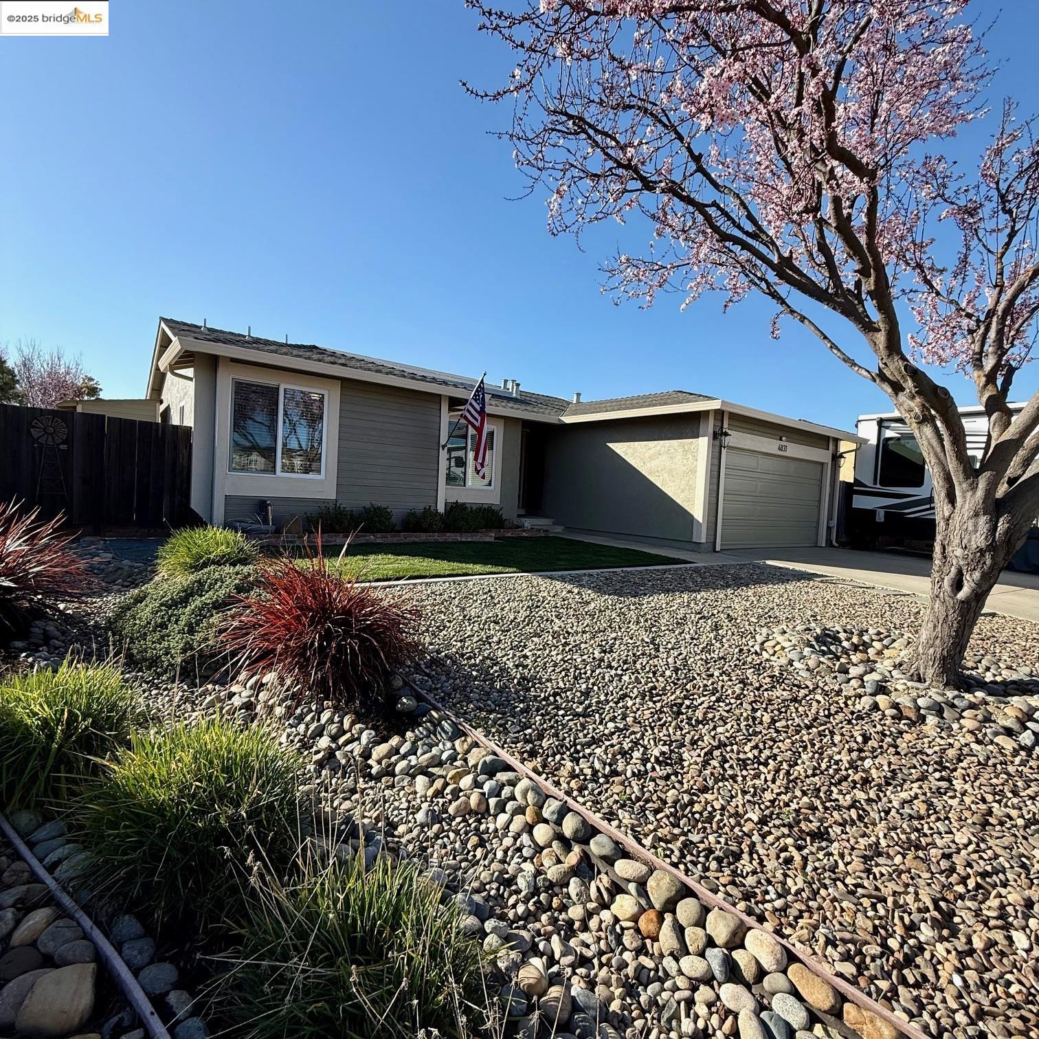 4831 Fuschia Way