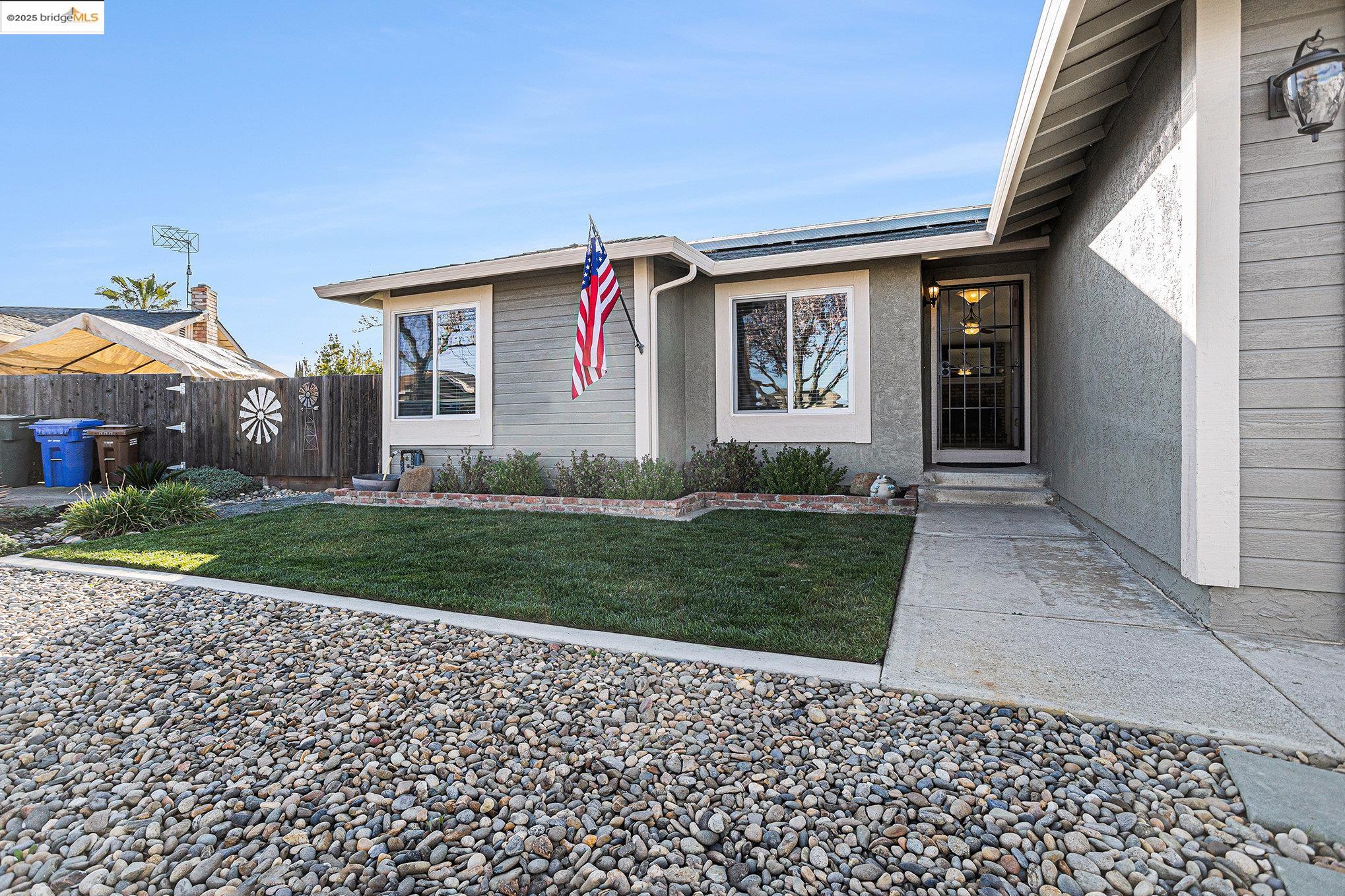 4831 Fuschia Way
