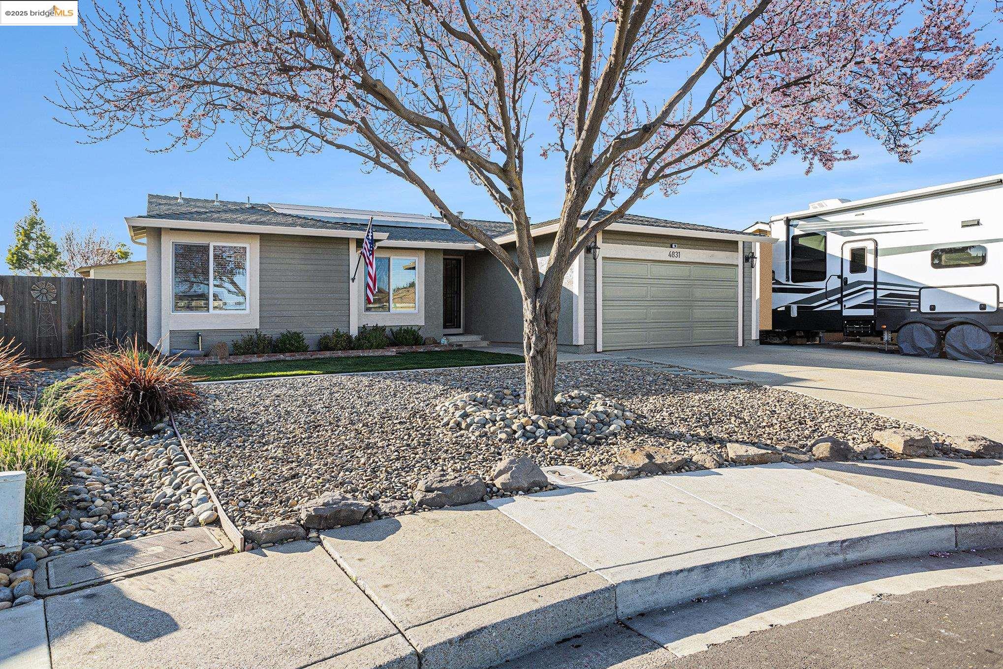 4831 Fuschia Way