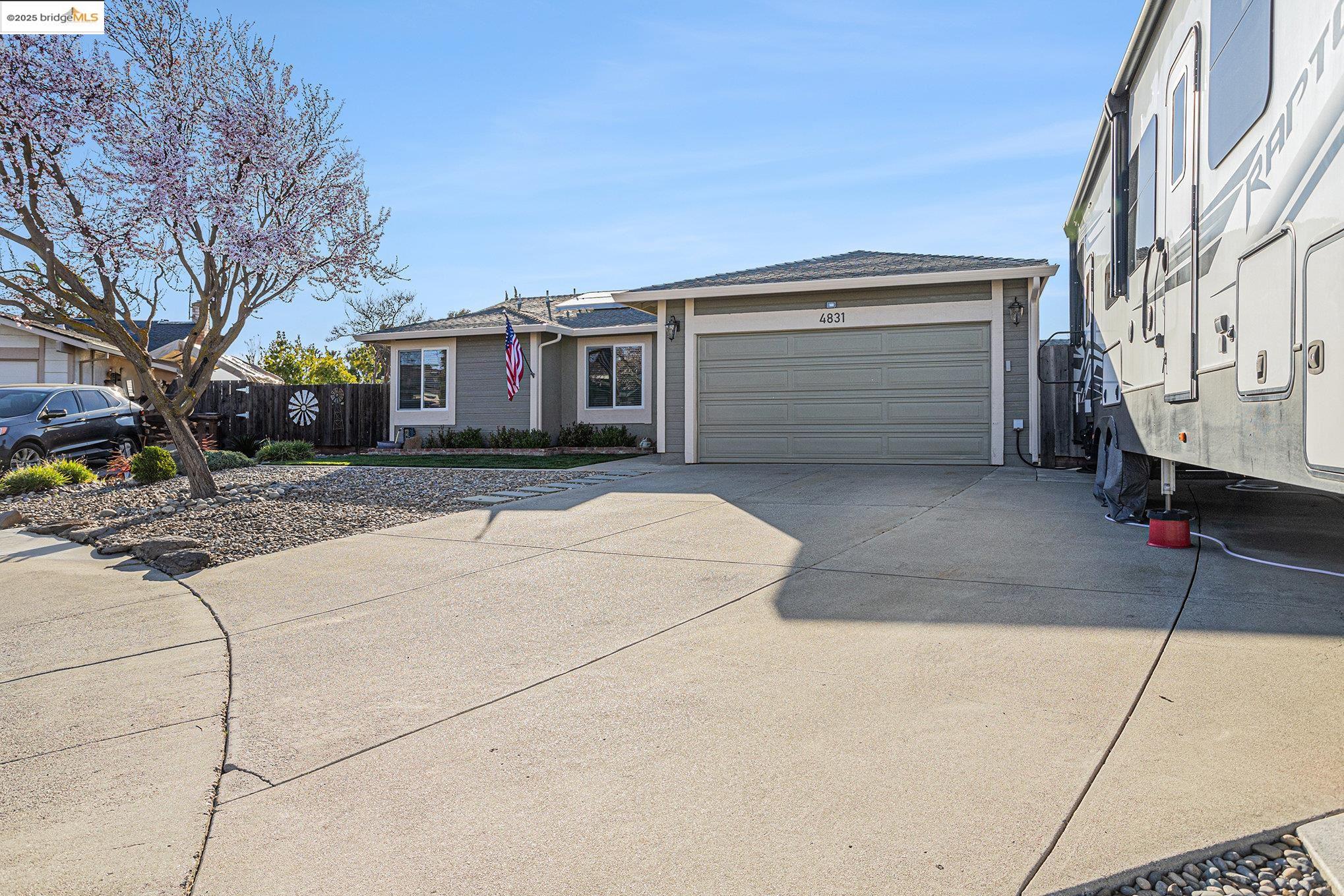 4831 Fuschia Way