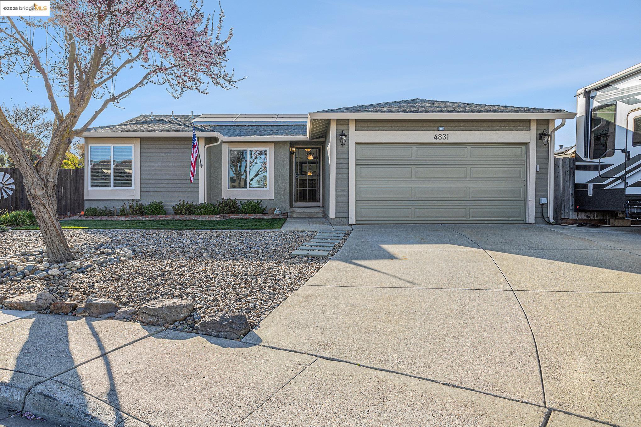 4831 Fuschia Way