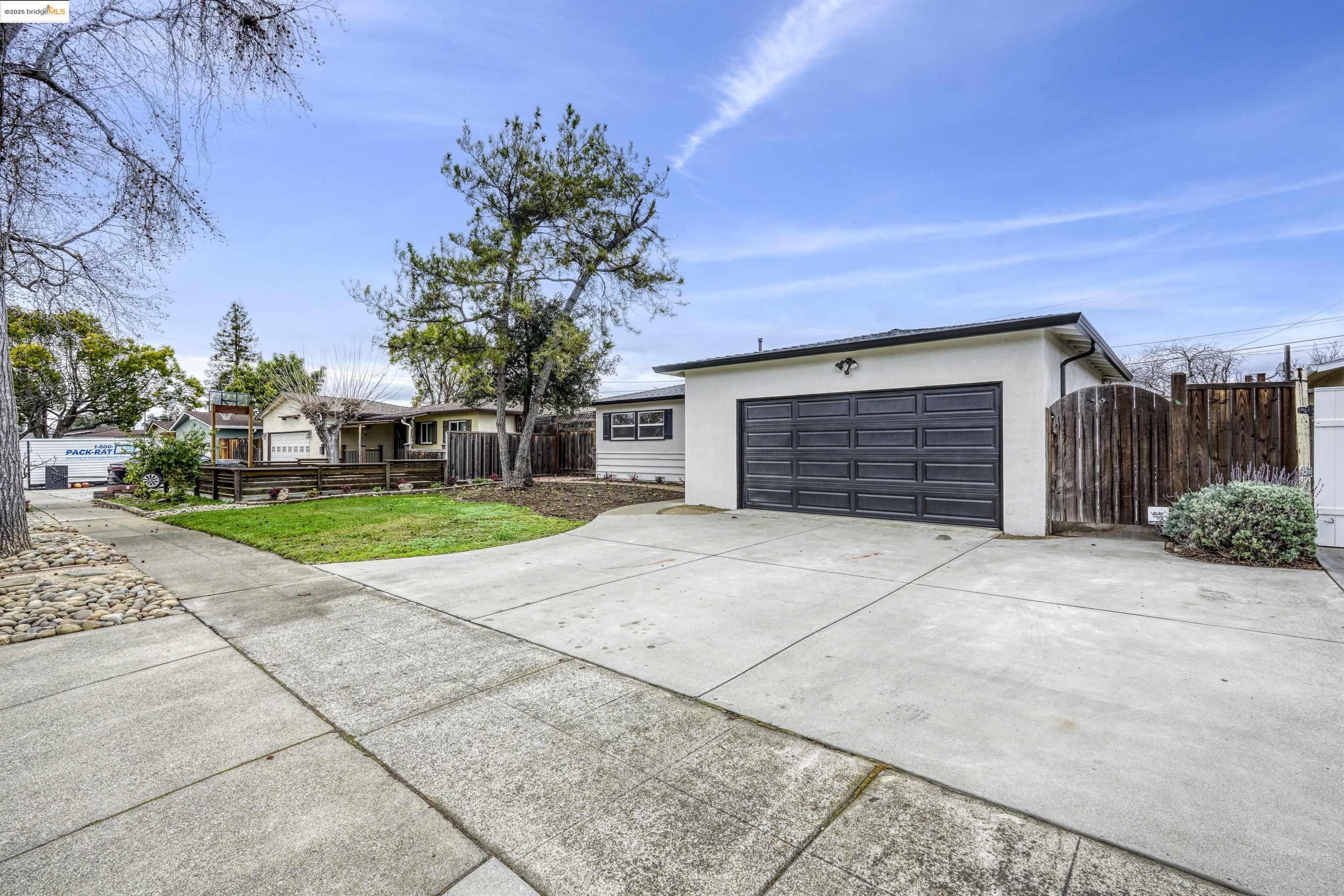 3878 Arbuckle Dr