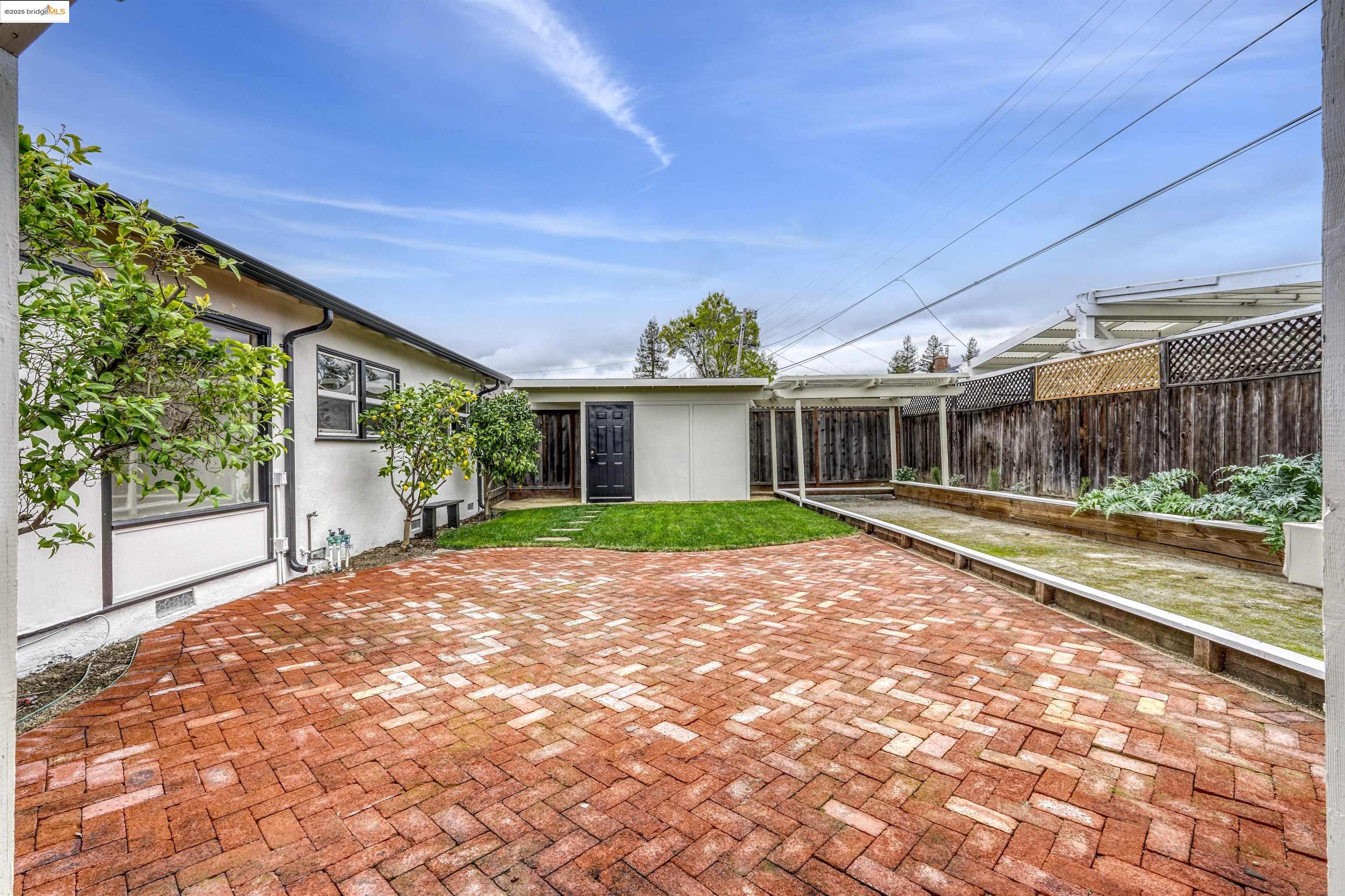 3878 Arbuckle Dr