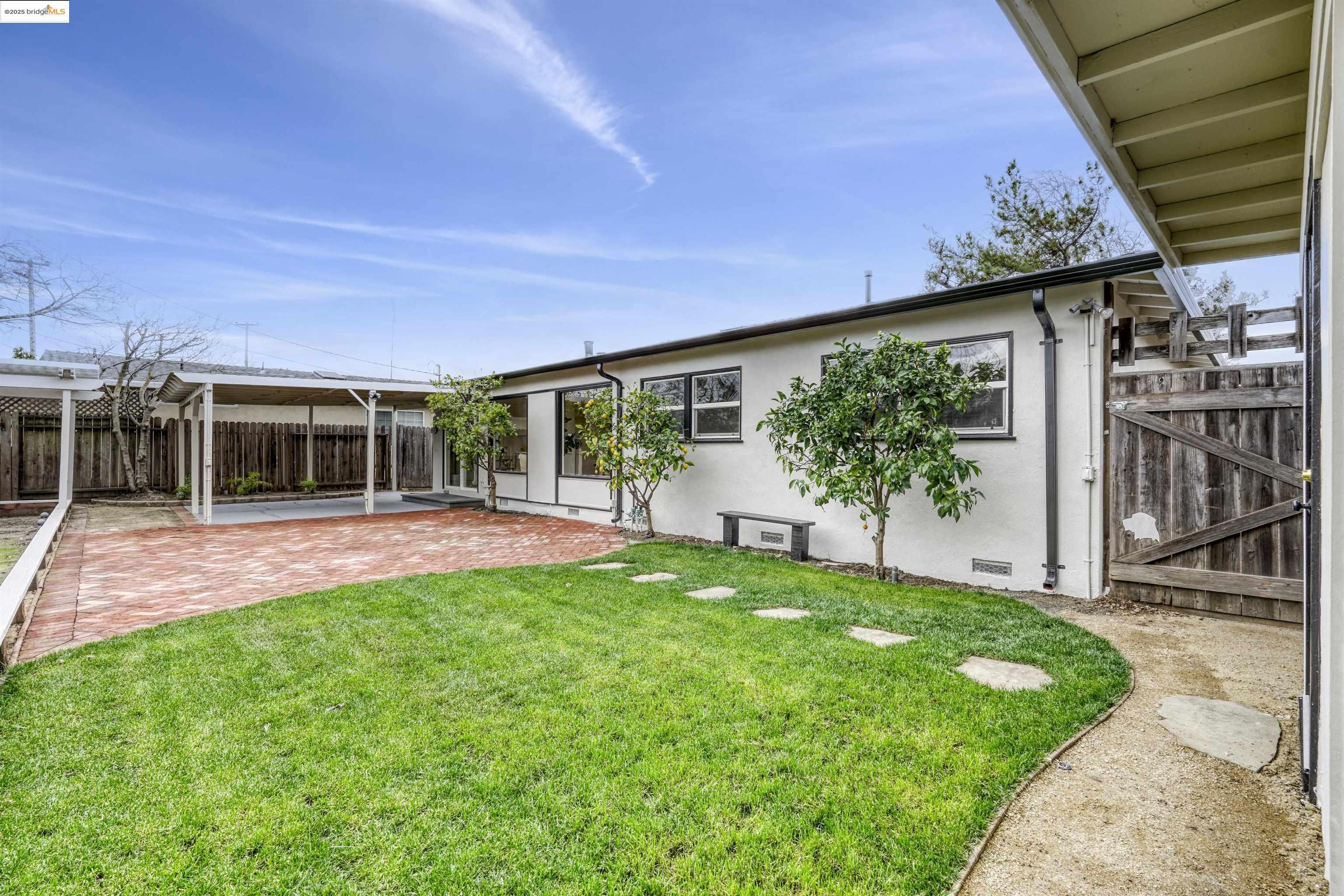 3878 Arbuckle Dr