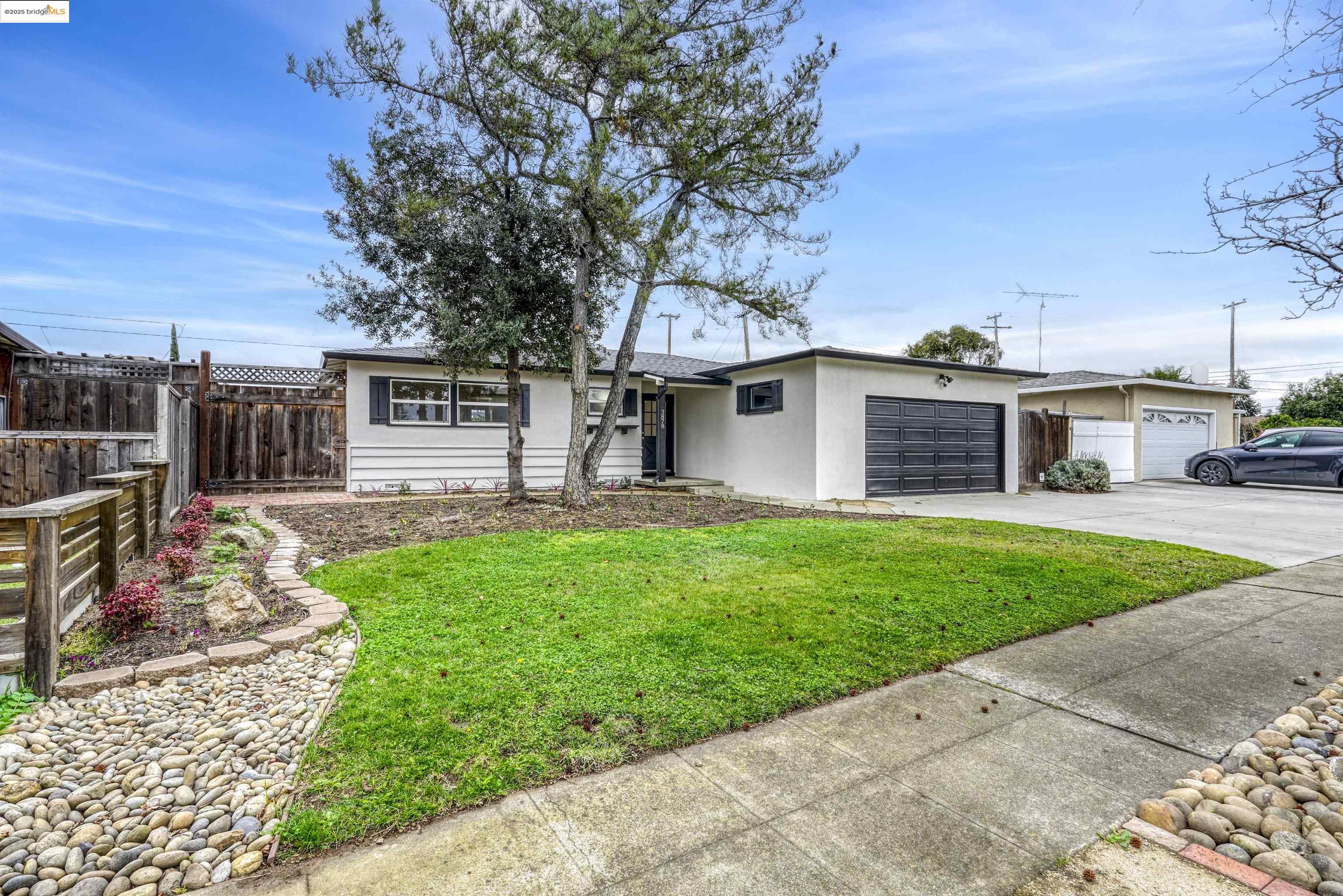 3878 Arbuckle Dr