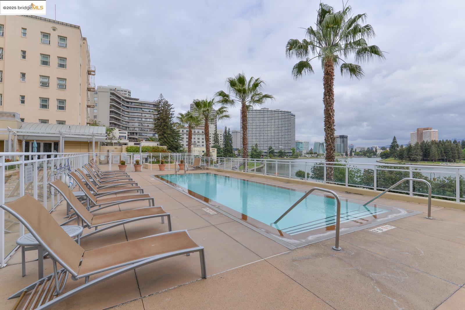 1 Lakeside Dr # 415