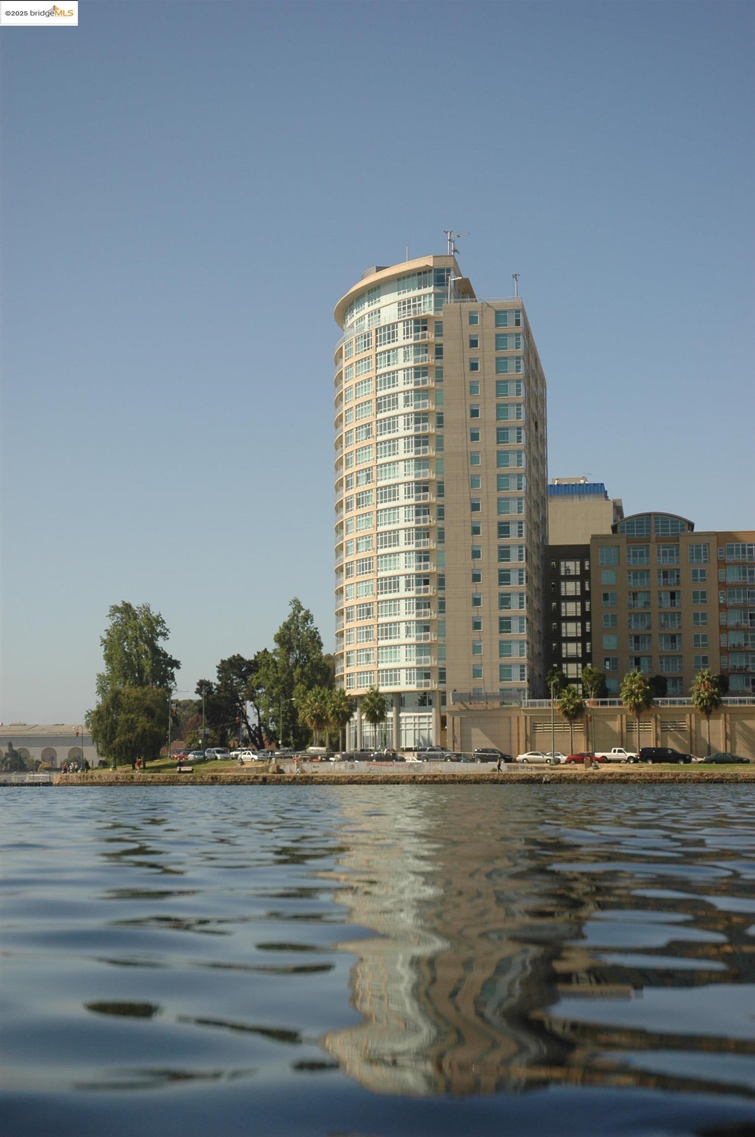 1 Lakeside Dr # 415