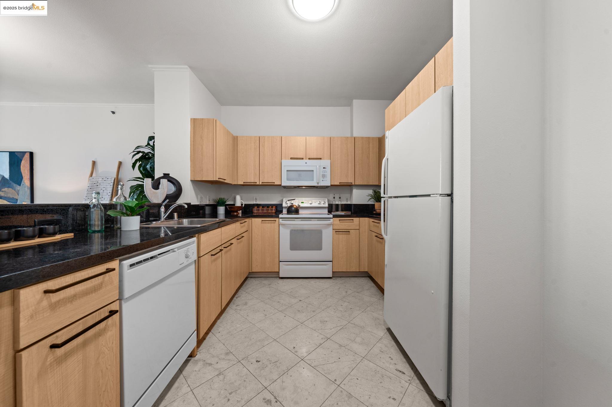 1 Lakeside Dr # 415
