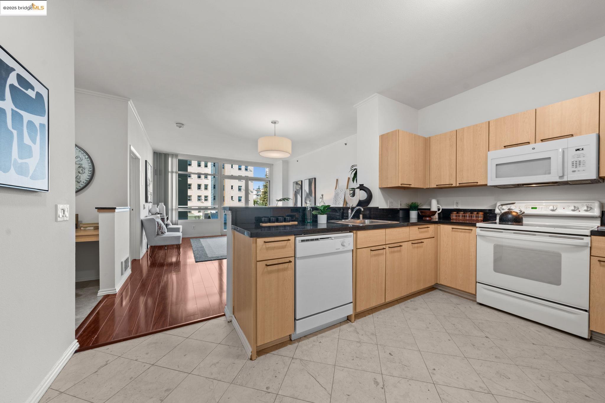 1 Lakeside Dr # 415