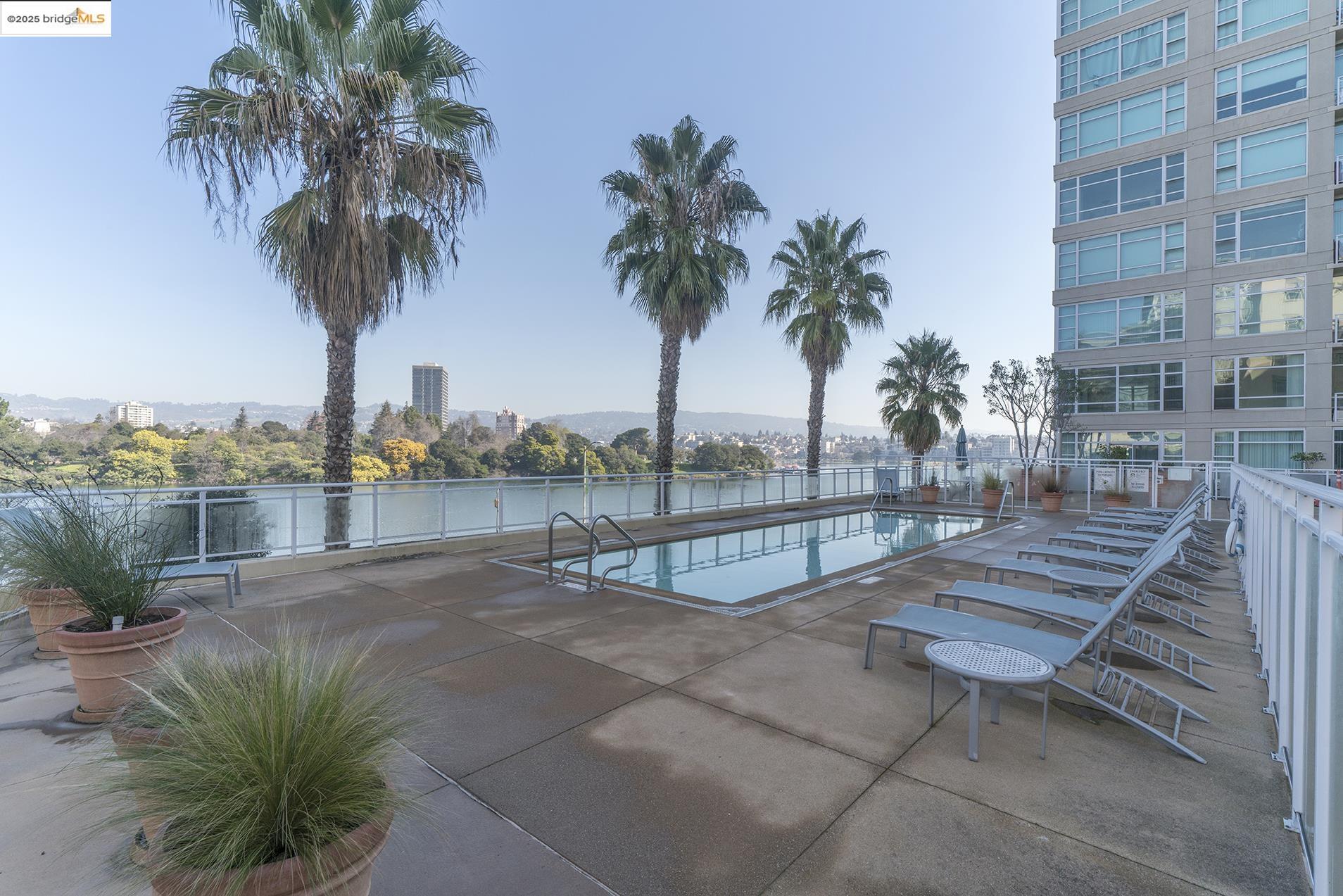 1 Lakeside Dr # 415
