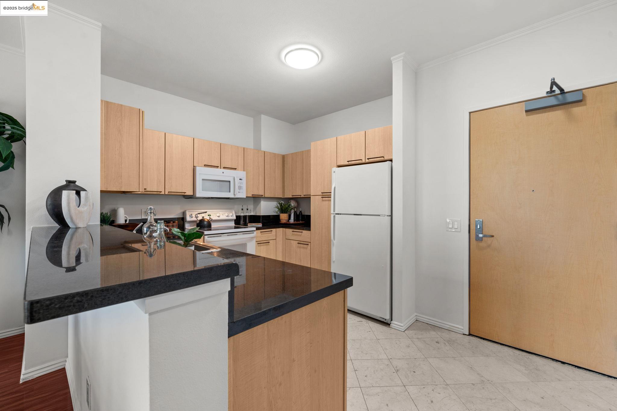 1 Lakeside Dr # 415