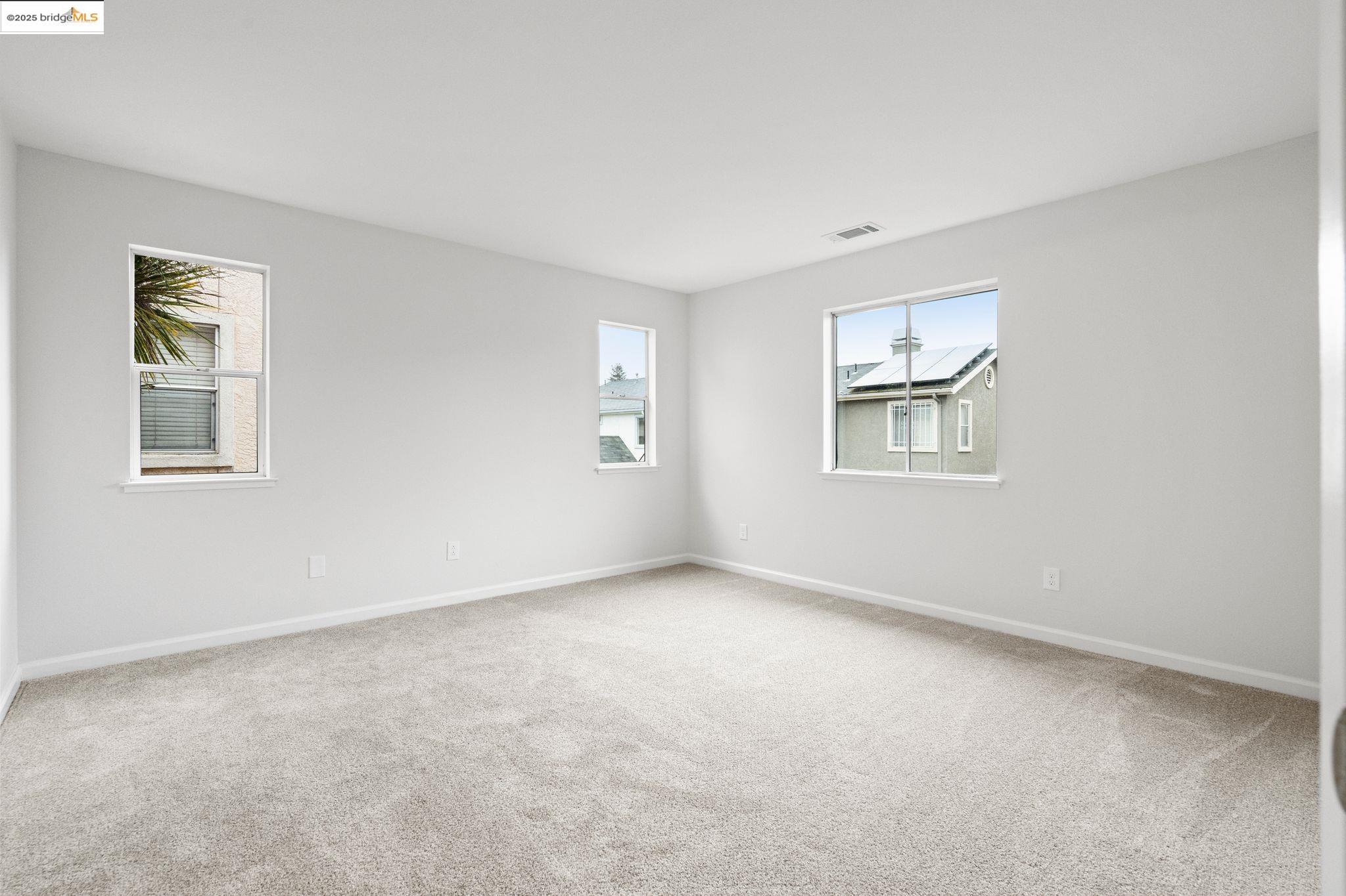 958 Village Cir