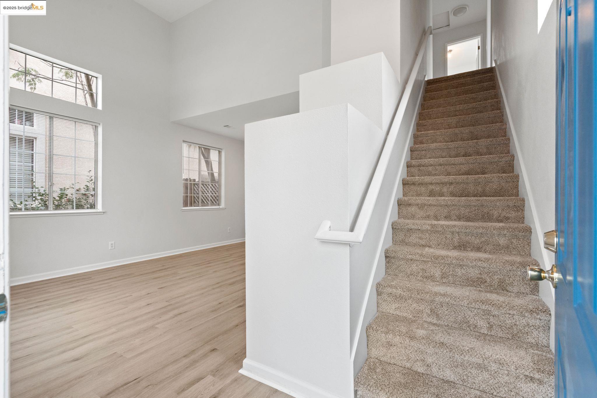 958 Village Cir