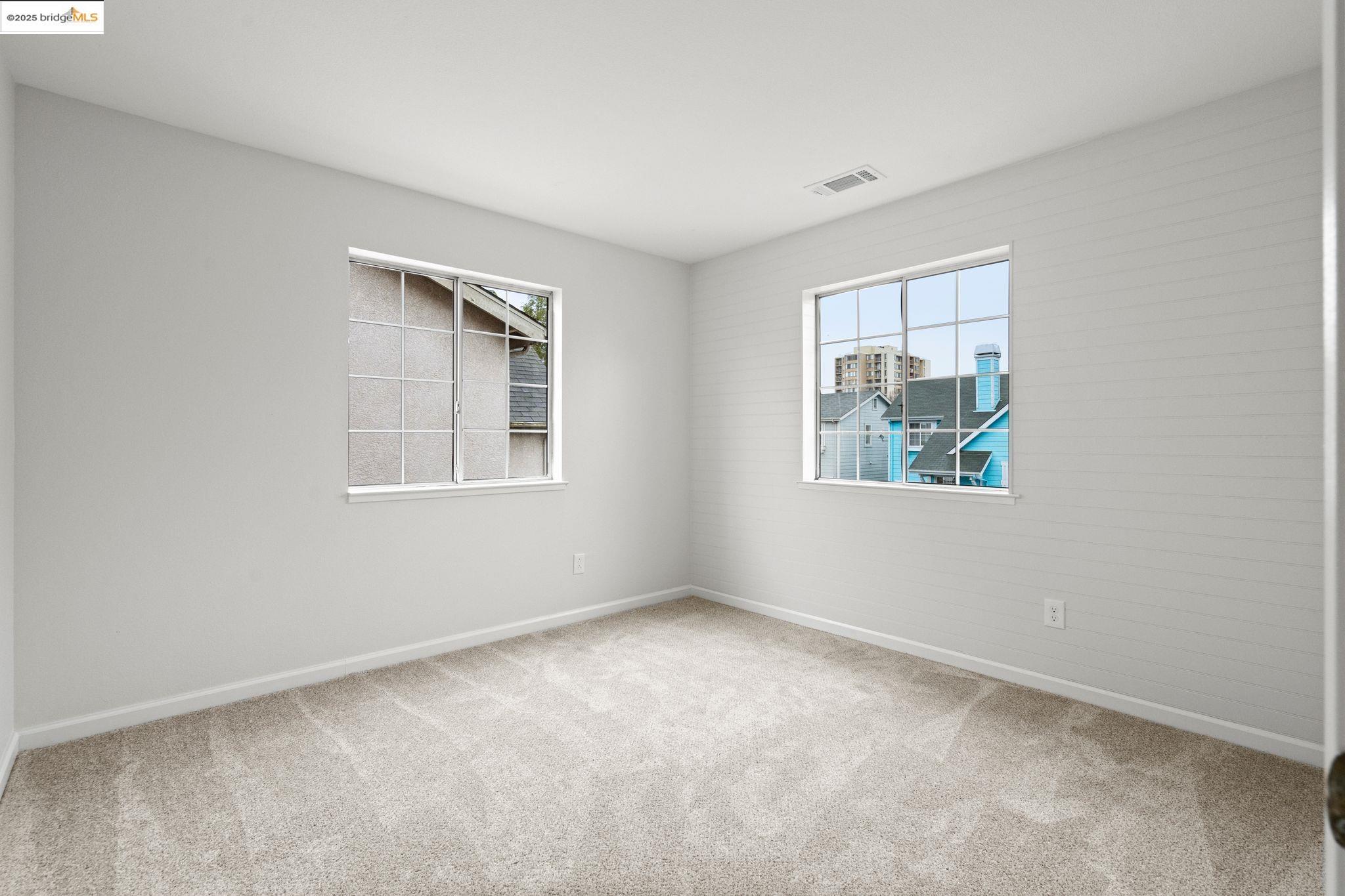 958 Village Cir