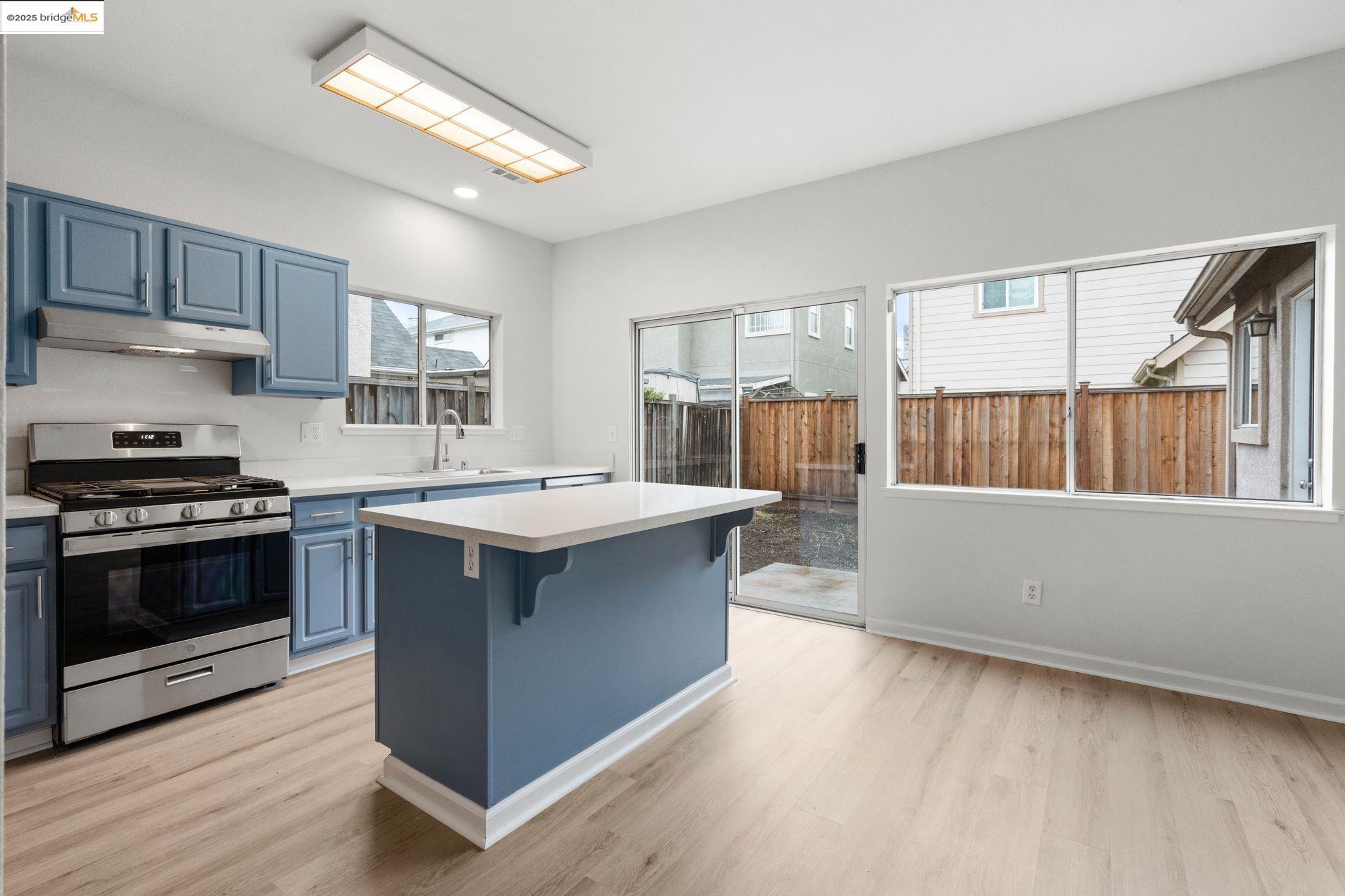958 Village Cir