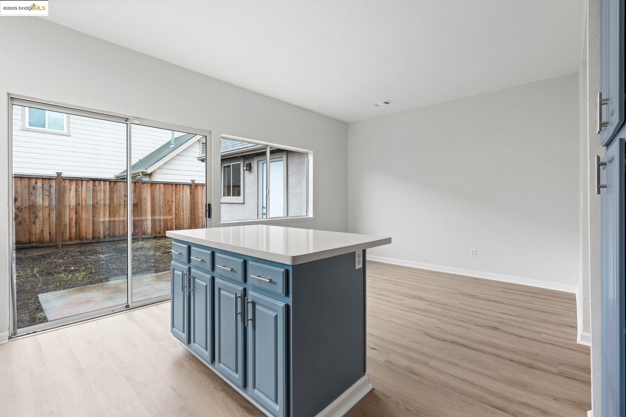 958 Village Cir