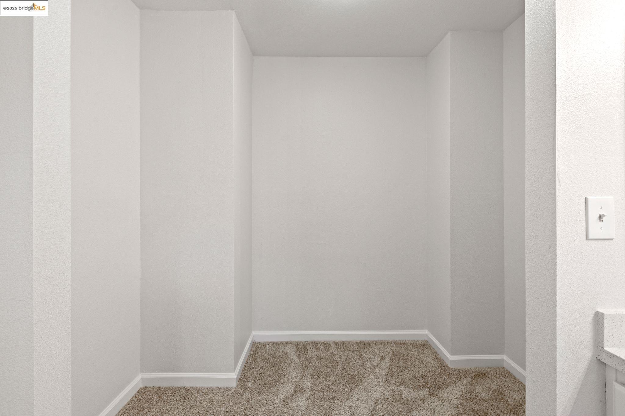 958 Village Cir