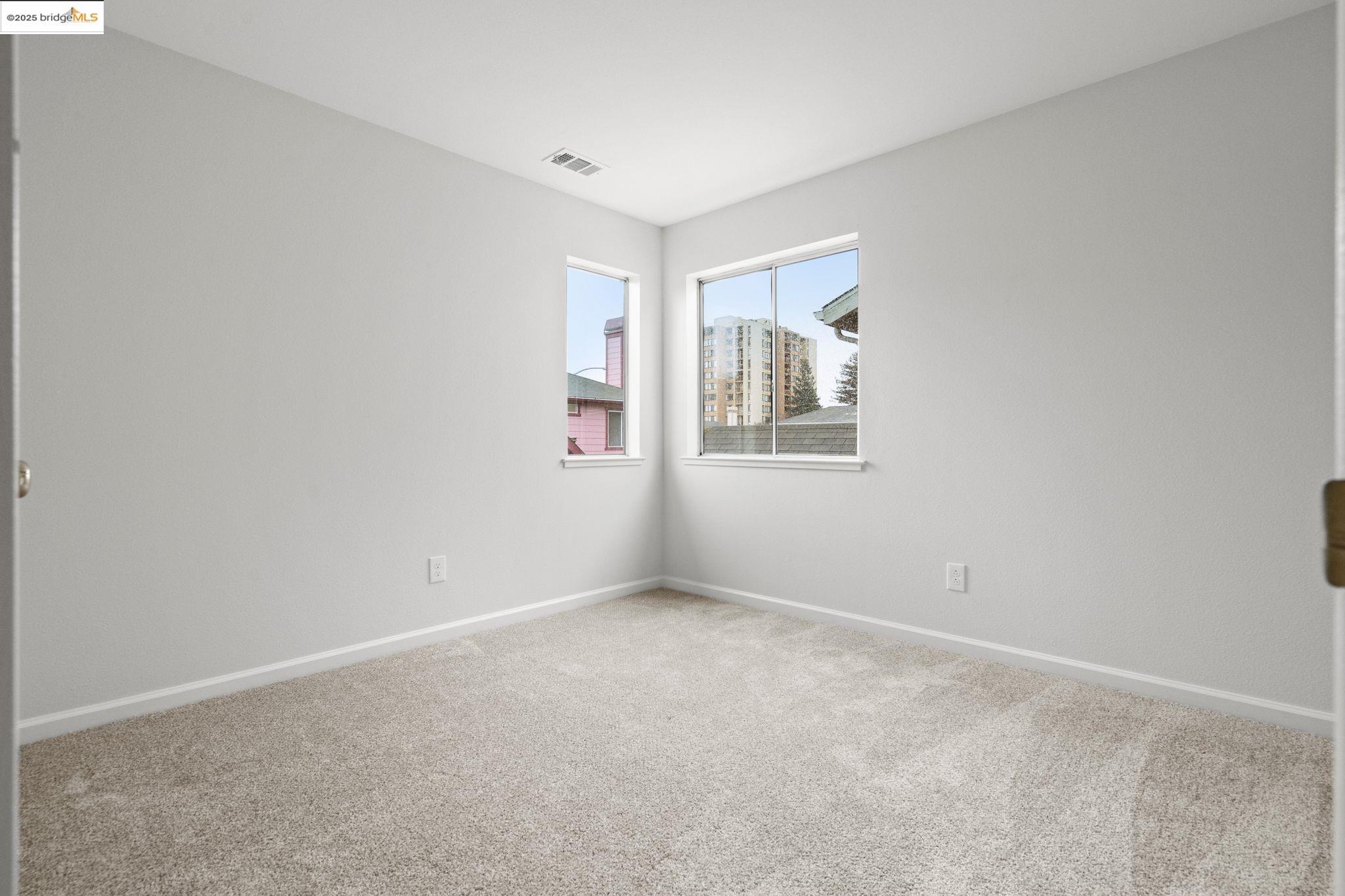 958 Village Cir