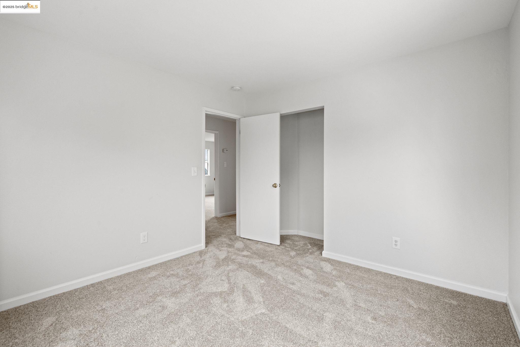 958 Village Cir