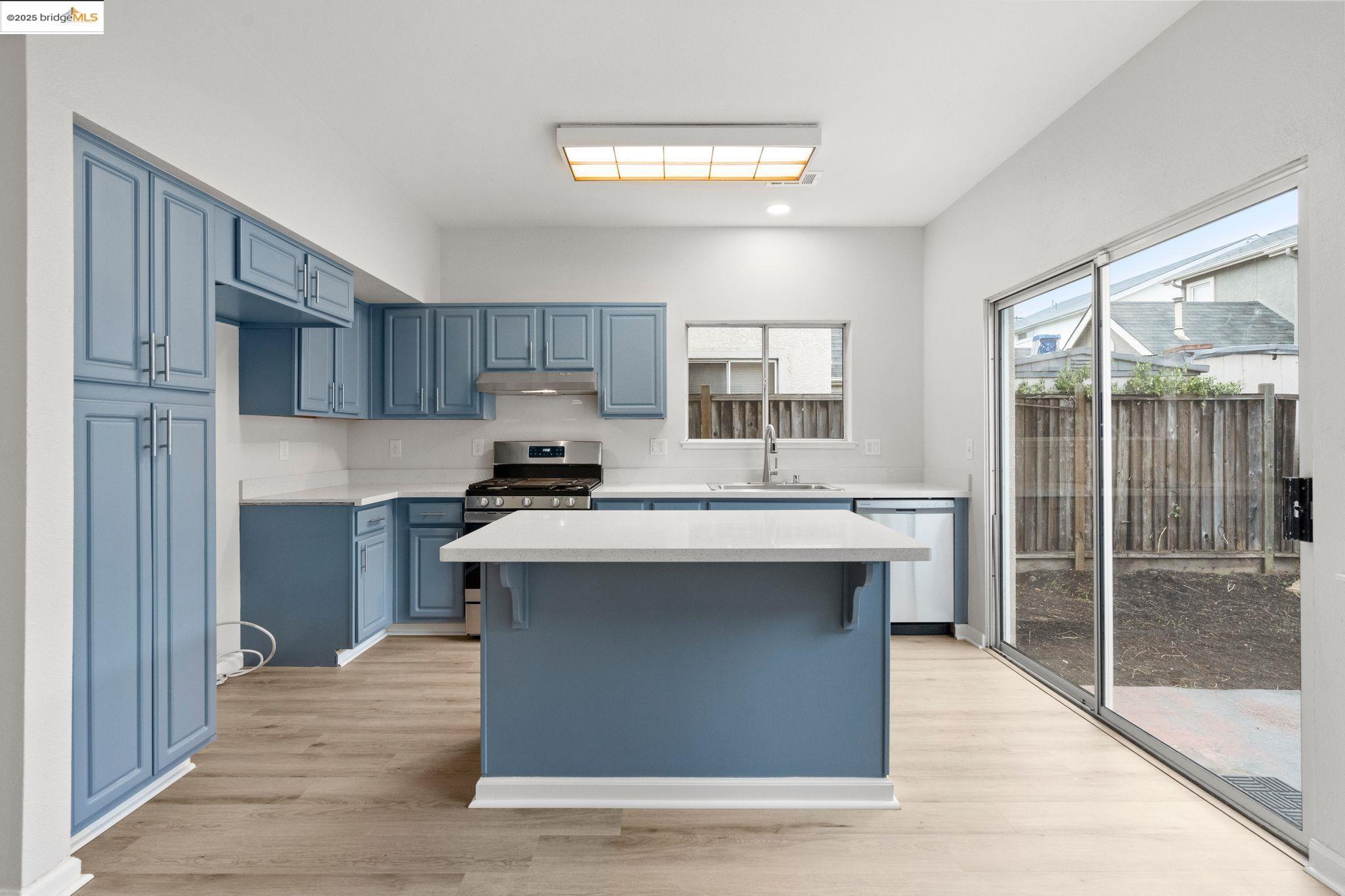 958 Village Cir