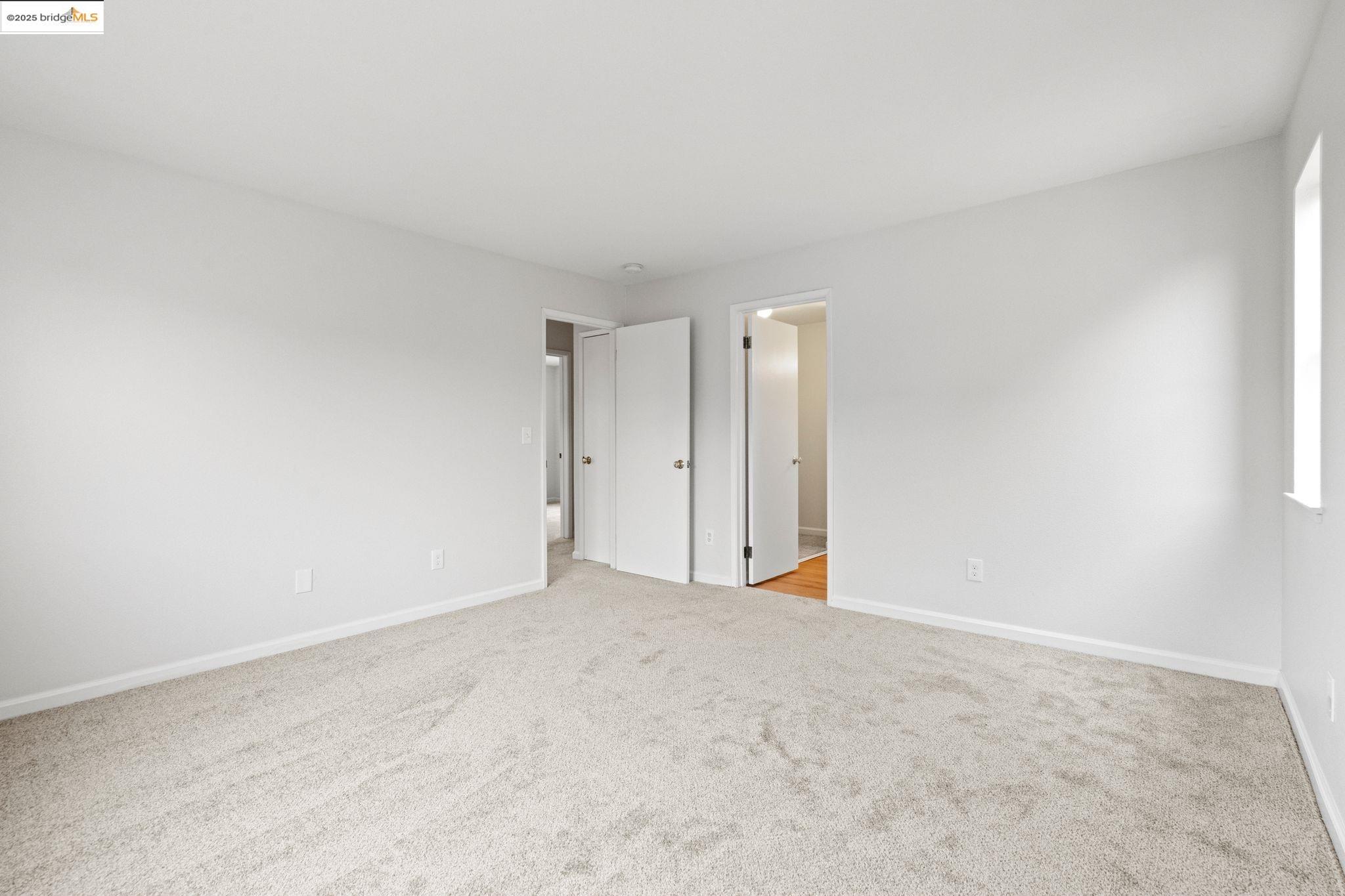 958 Village Cir