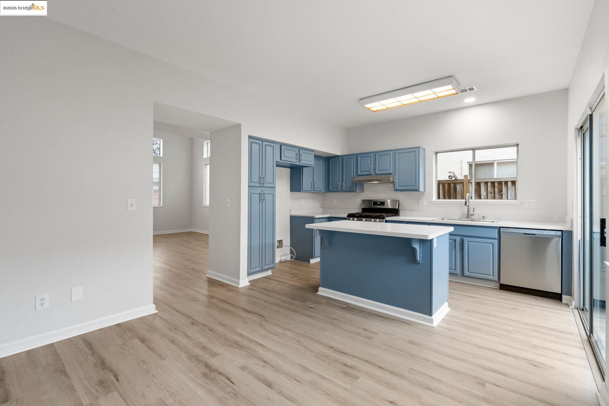 958 Village Cir